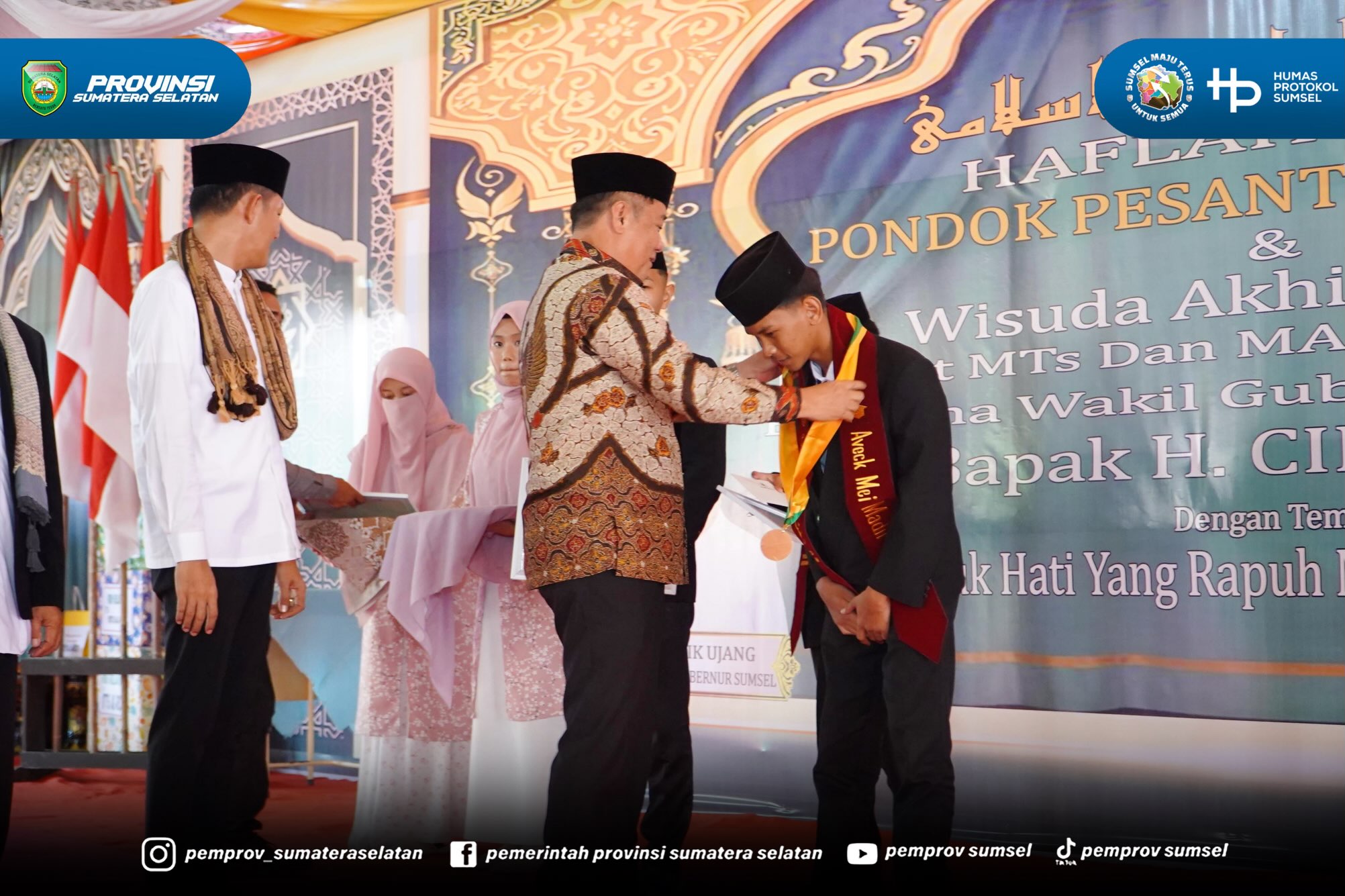 Pali - Wakil Gubernur Sumatera Selatan H. Cik Ujang menghadiri Haflah Akhirussanah sekaligus memperingati Hari Lahir Ponpes Al Rozi Desa Sedupi Kecamatan Tanah Abang Kabupaten Pali. Kamis (09/06/2026).