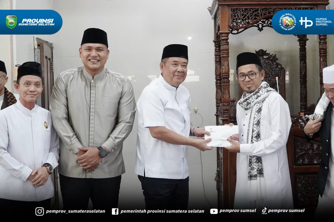 Prabumulih - Wakil Gubernur Sumatera Selatan H. Cik Ujang melaksanakan safari Sholat Jumat di Masjid Agung Nur Arafah Kecamatan Prabumulih Utara Kota Prabumulih. Jumat (10/07/2026).