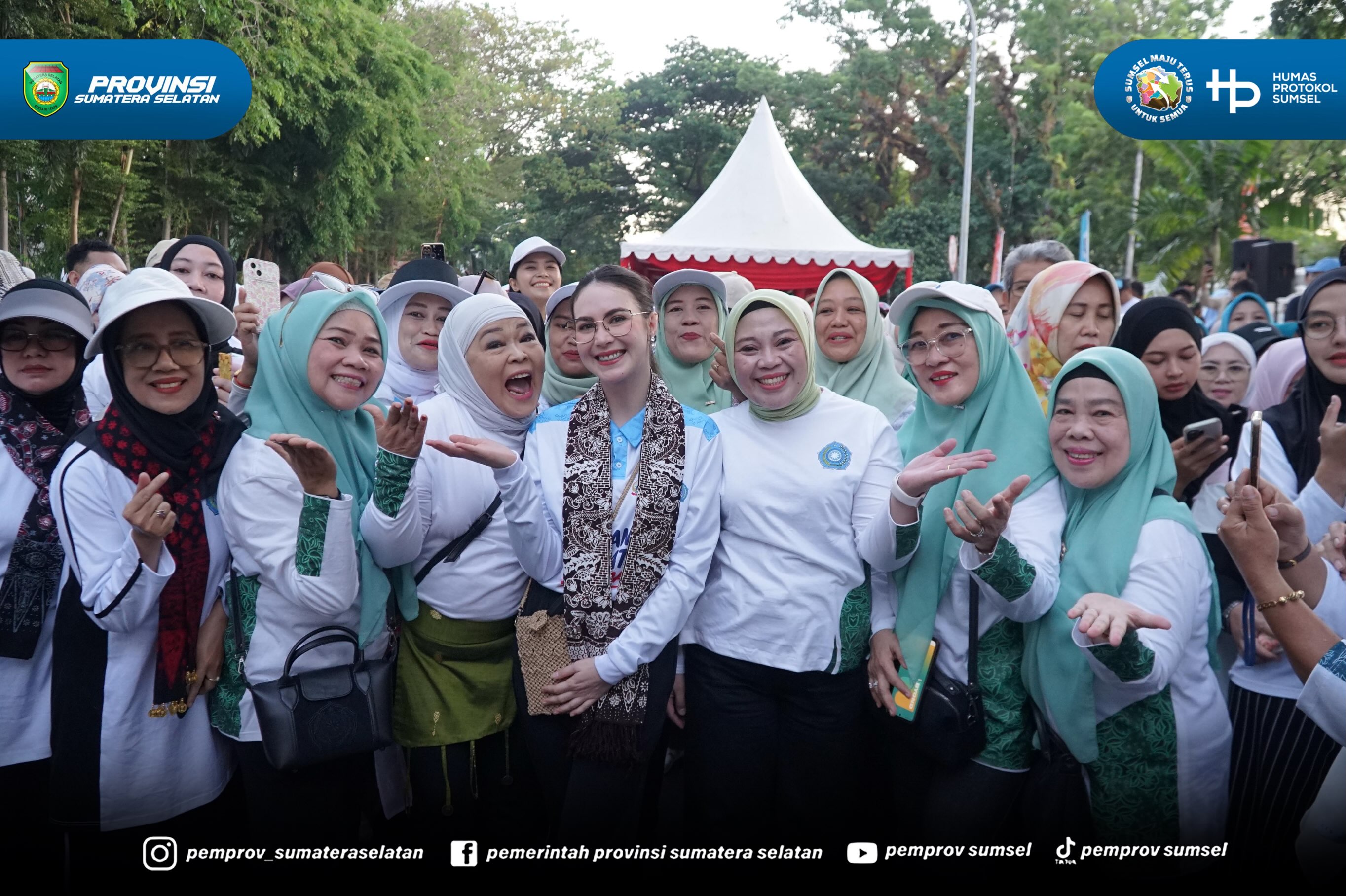 Makassar - Staf Ahli Tim Penggerak PKK Prov Sumsel Lidyawati Cik Ujang mengikuti Jalan Santai Anti Mager dan Festival Kuliner di Depan Rumah Jabatan Gubernur Sulawesi Selatan. Sabtu (11/07/2026).