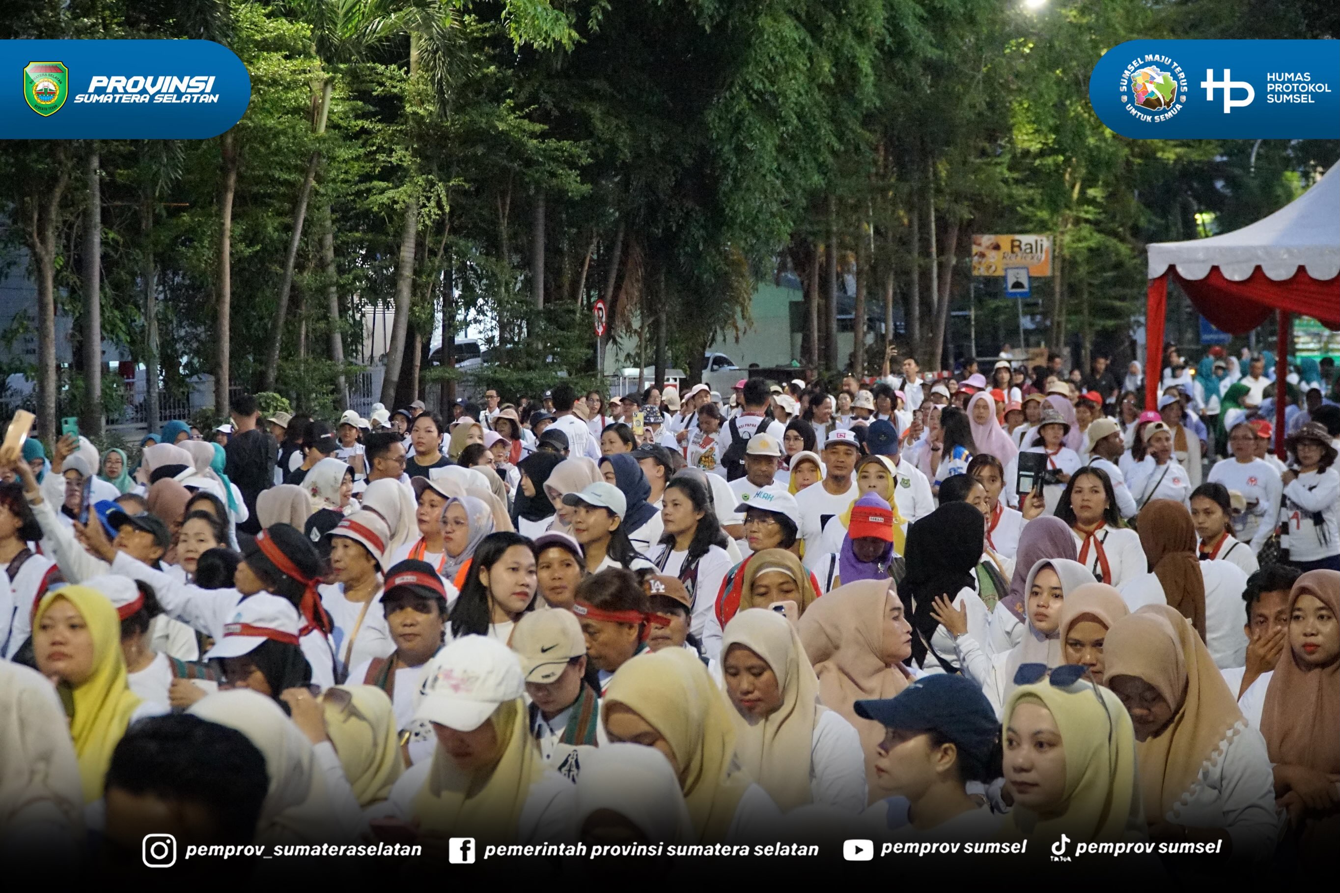 Makassar - Staf Ahli Tim Penggerak PKK Prov Sumsel Lidyawati Cik Ujang mengikuti Jalan Santai Anti Mager dan Festival Kuliner di Depan Rumah Jabatan Gubernur Sulawesi Selatan. Sabtu (11/07/2026).
