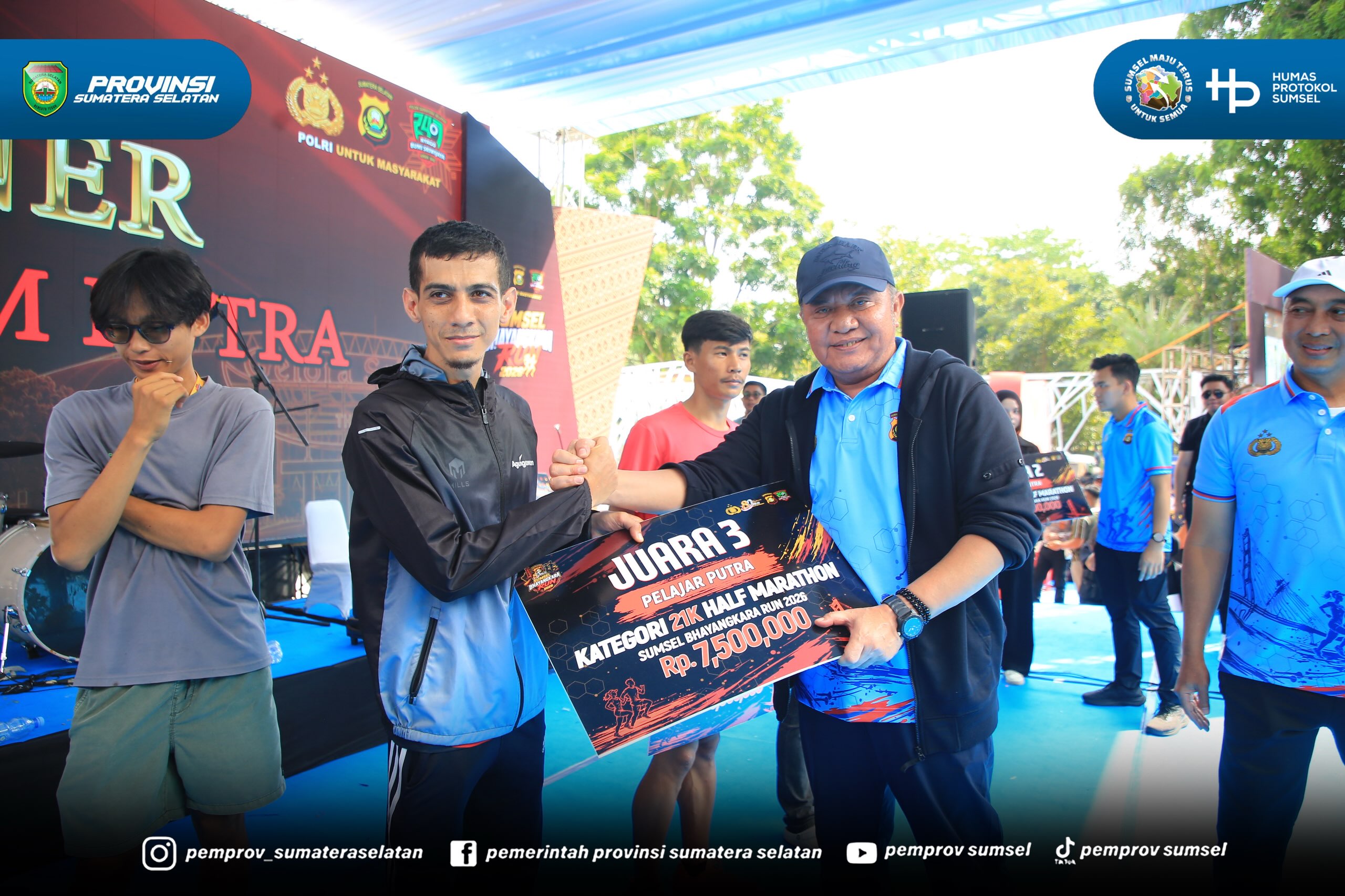 Palembang – Gubernur Sumatera Selatan (Sumsel), Dr. H. Herman Deru, menghadiri kegiatan Sumsel Bhayangkara Run 2026 yang digelar di Stadion Gelora Sriwijaya, Jakabaring Sport City, Minggu (12/7/2026).