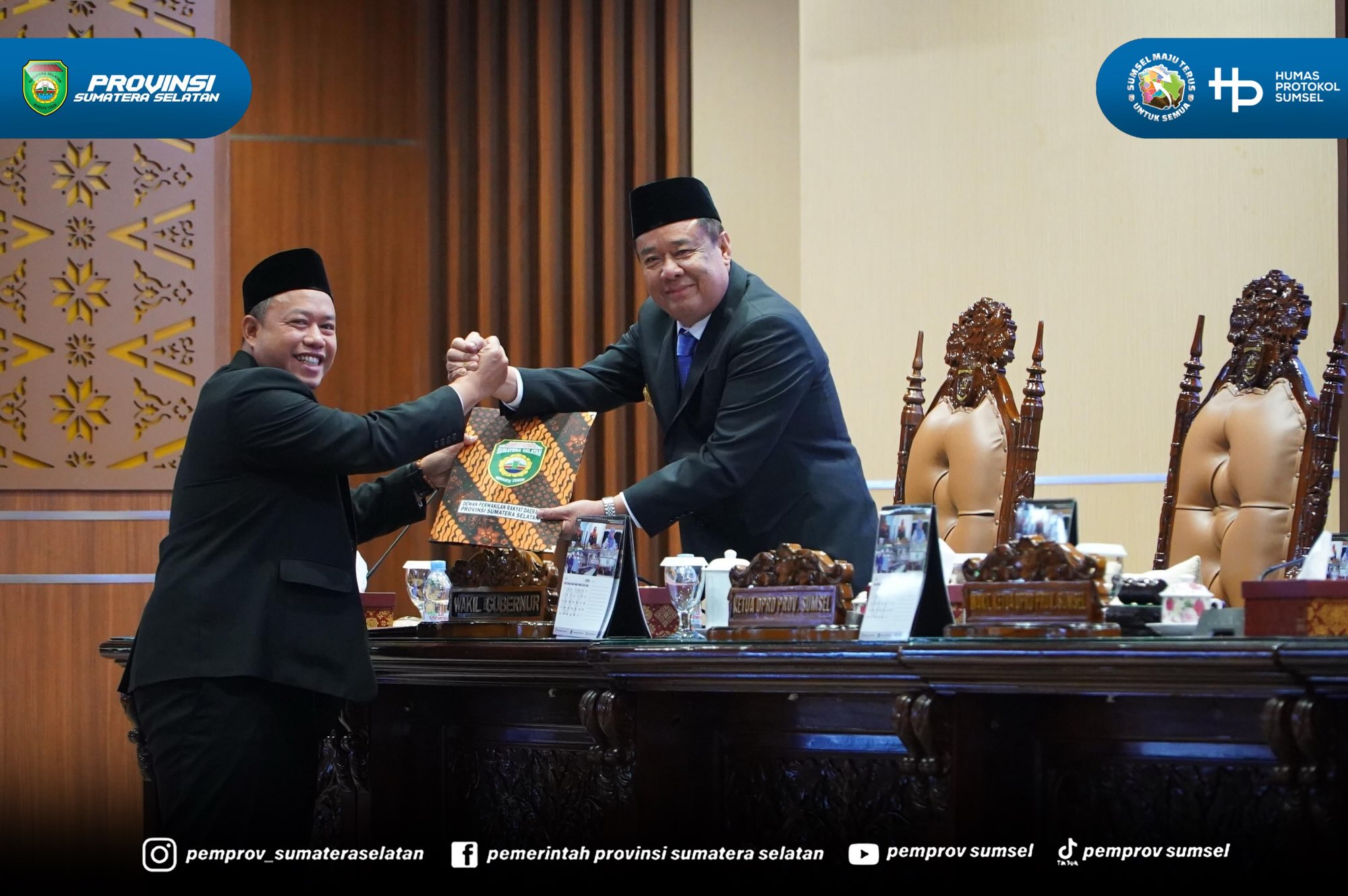 Palembang - Wakil Gubernur Sumatera Selatan (Sumsel) H. Cik Ujang menghadiri Rapat Paripurna ke-38 DPRD Provinsi Sumsel dengan agenda Penyampaian Hasil Kerja Panitia Khusus (Pansus) Optimalisasi Pendapatan Daerah Provinsi Sumsel yang berlangsung d...