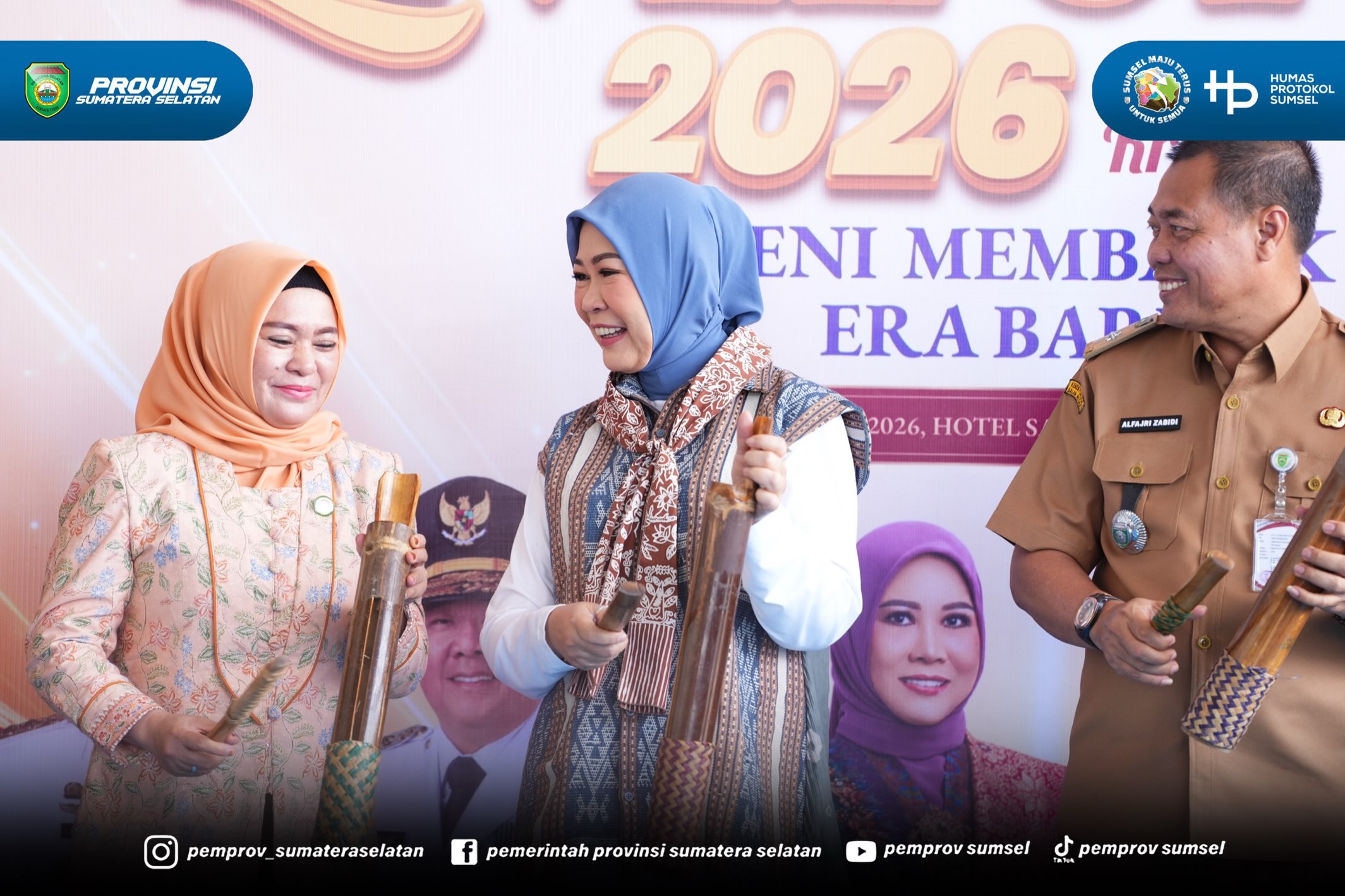 Palembang - Ketua Dekranasda Sumsel,Feby Deru, menegaskan komitmennya untuk membangkitkan kembali wastra khas Sumsel melalui seni membatik.