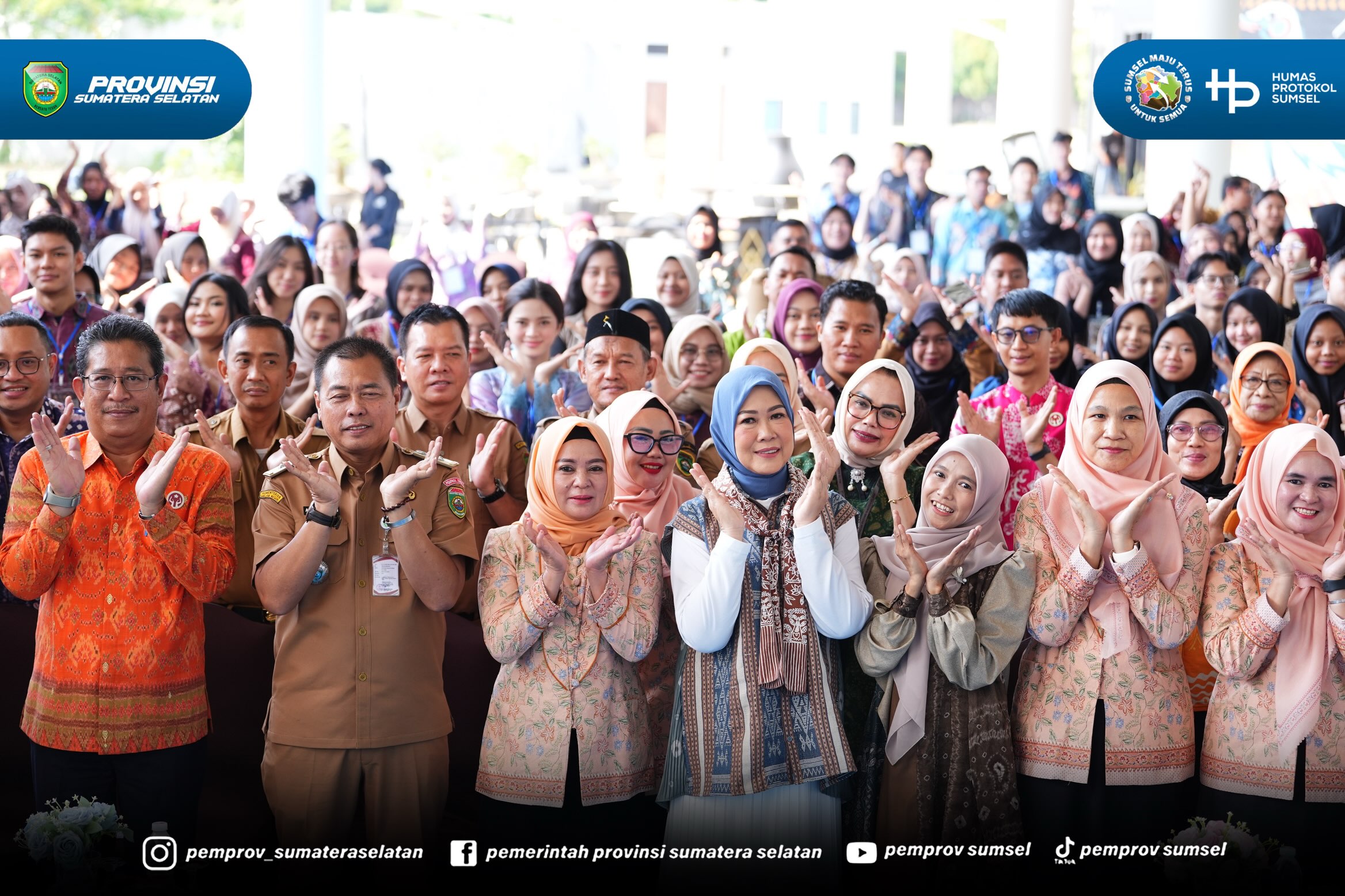 Palembang - Ketua Dekranasda Sumsel,Feby Deru, menegaskan komitmennya untuk membangkitkan kembali wastra khas Sumsel melalui seni membatik.