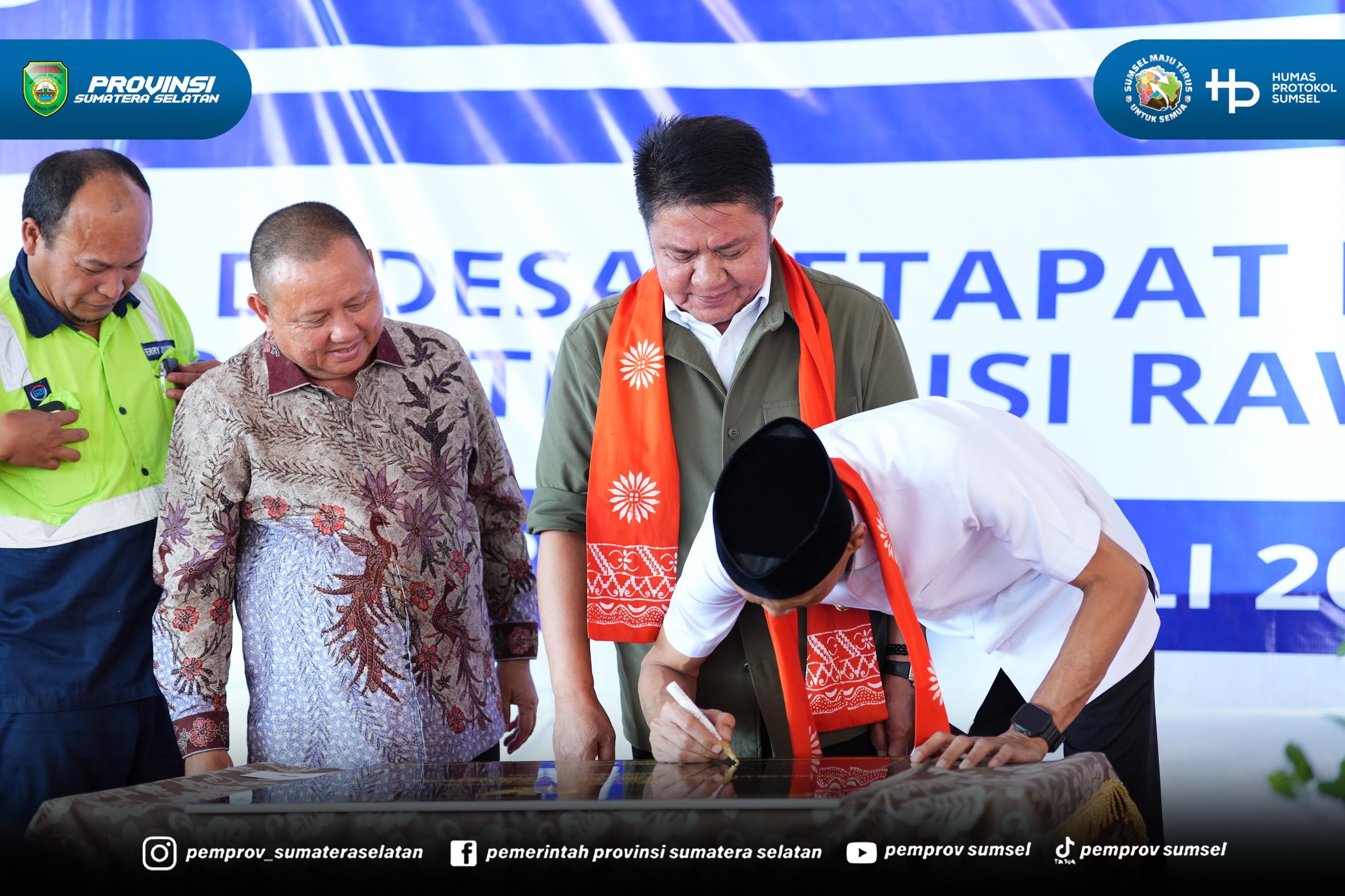 MURATARA – Gubernur Sumatera Selatan (Sumsel) Dr. H. Herman Deru meresmikan Gedung SMA Negeri Ketapat Bening di Desa Ketapat Bening, Kecamatan Rawas Ilir, Kabupaten Musi Rawas Utara (Muratara), Rabu (15/7/2026). Peresmian tersebut menjadi tonggak...