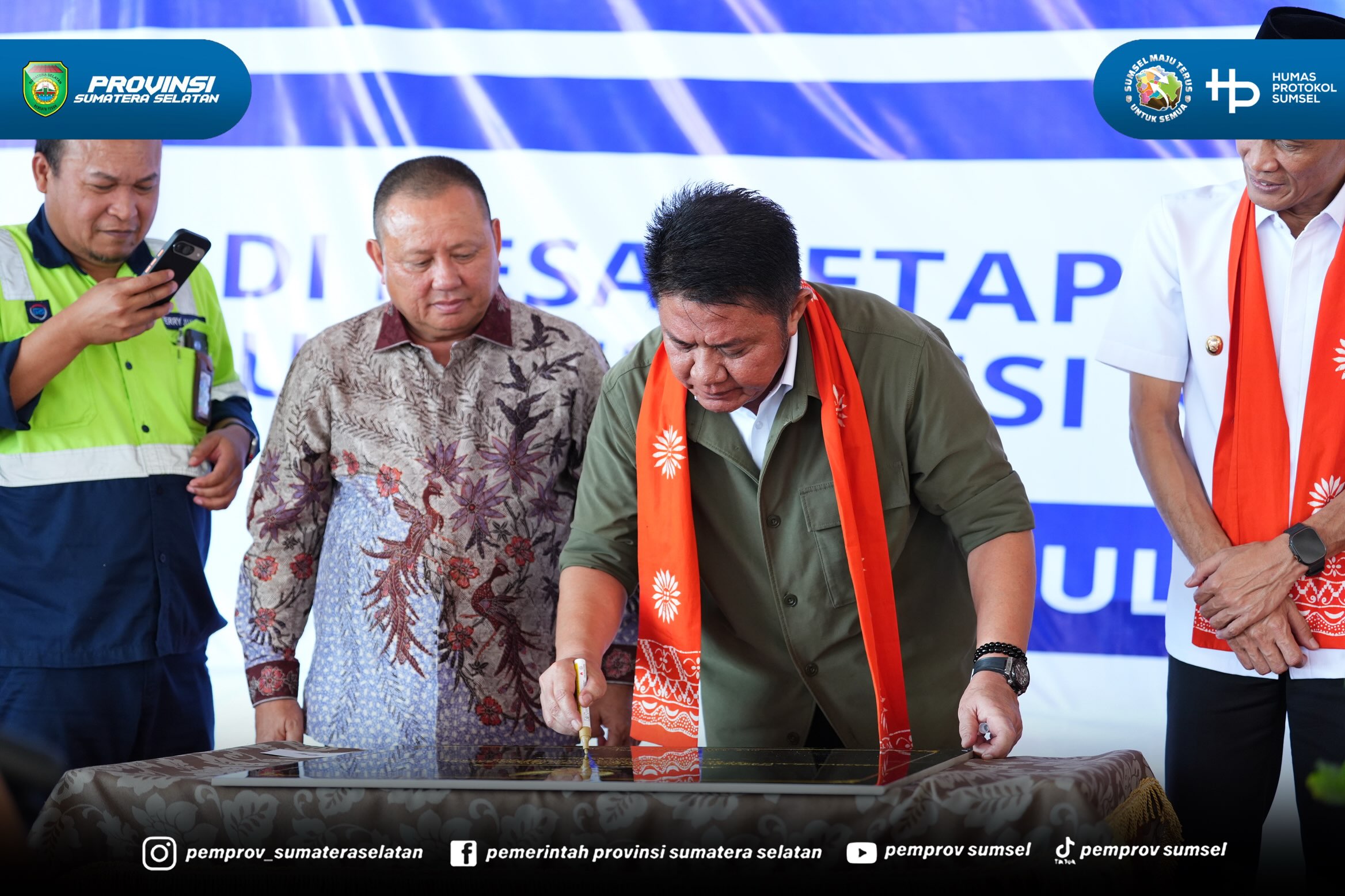MURATARA – Gubernur Sumatera Selatan (Sumsel) Dr. H. Herman Deru meresmikan Gedung SMA Negeri Ketapat Bening di Desa Ketapat Bening, Kecamatan Rawas Ilir, Kabupaten Musi Rawas Utara (Muratara), Rabu (15/7/2026). Peresmian tersebut menjadi tonggak...