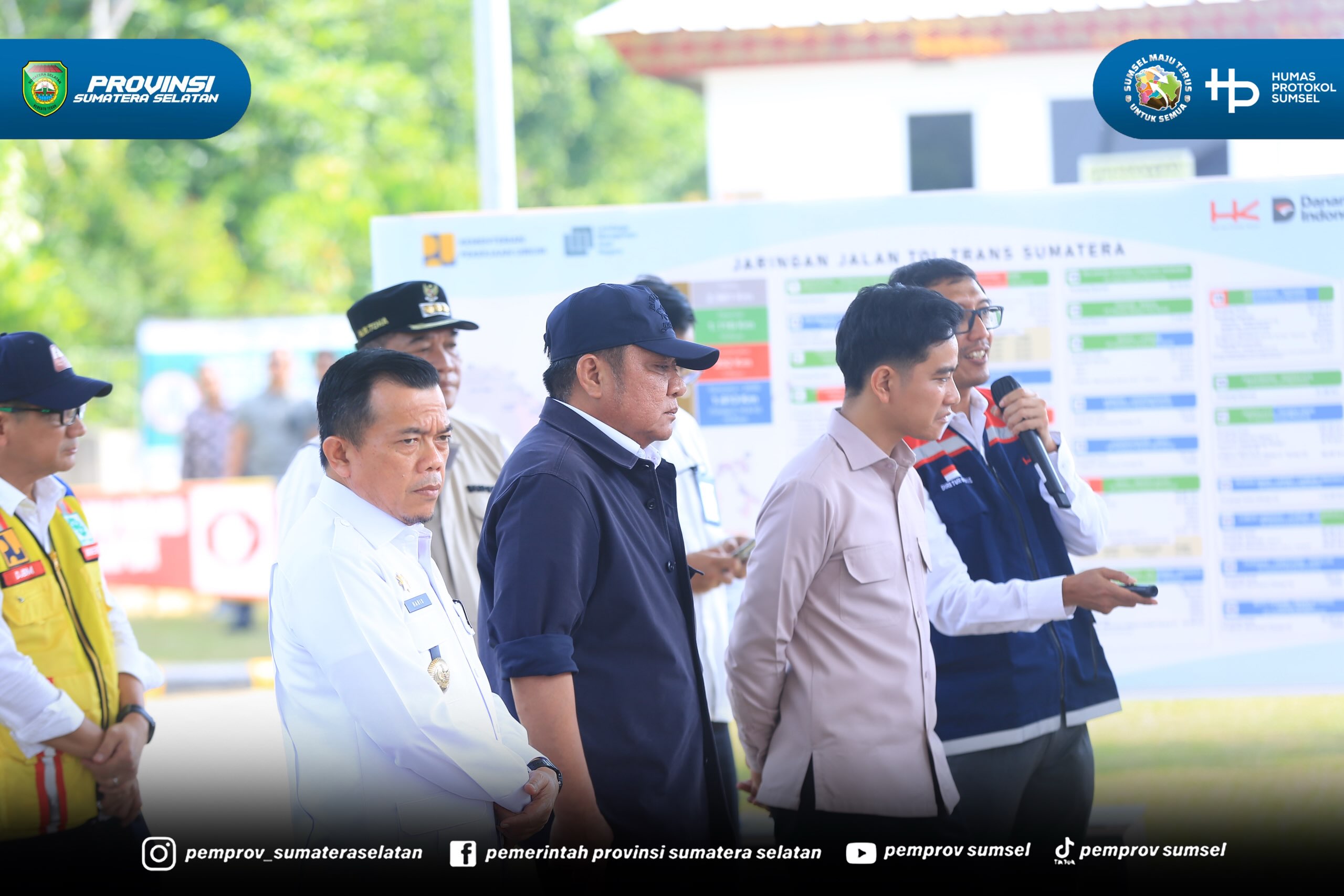 Musi Banyuasin - Wakil Presiden RI, Gibran Rakabuming Raka, melakukan peninjauan langsung ke Plaza Tol Bayung Lincir, Kabupaten Musi Banyuasin, Sumatera Selatan, Kamis (16/07/26).