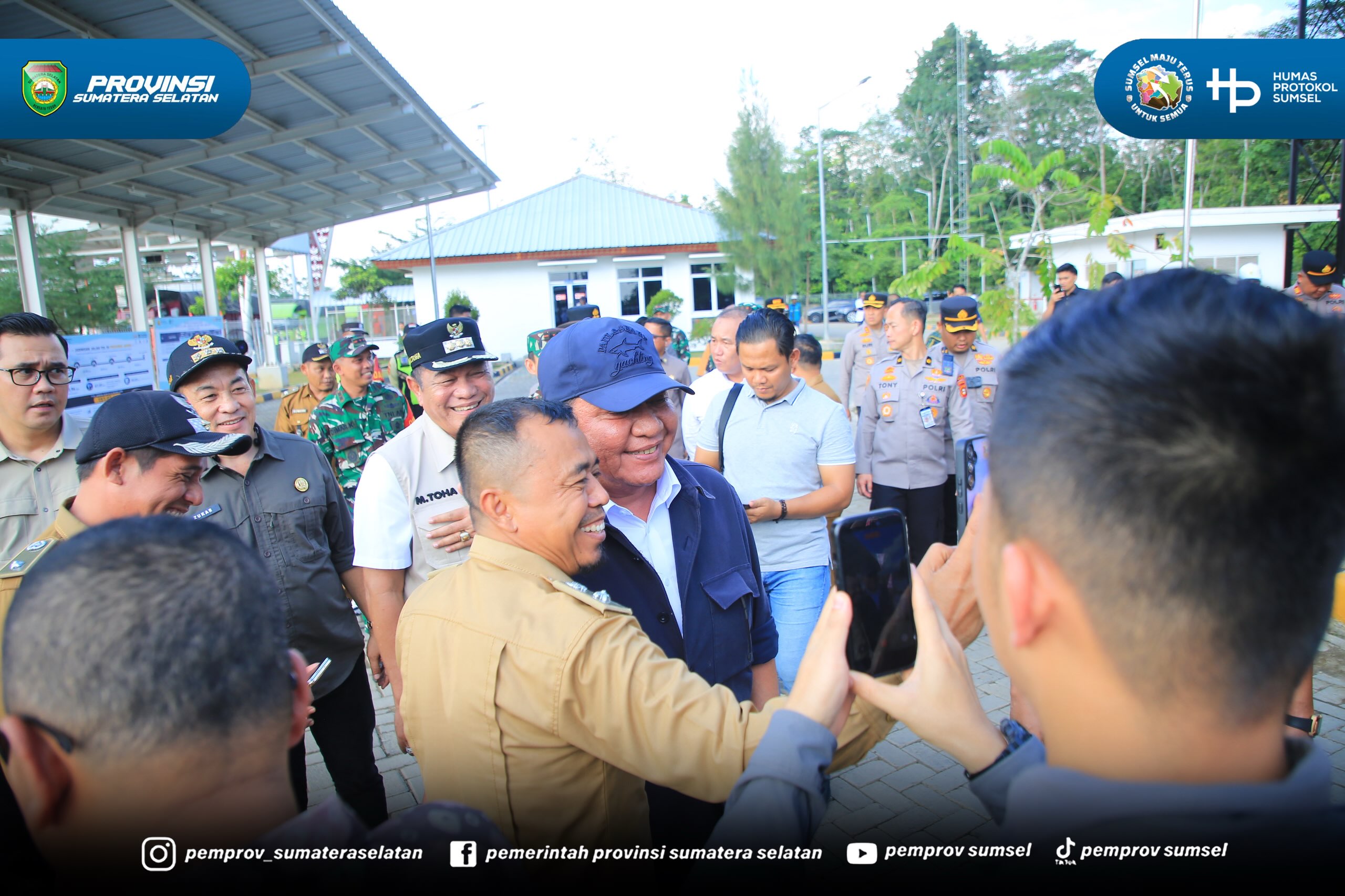 Musi Banyuasin - Wakil Presiden RI, Gibran Rakabuming Raka, melakukan peninjauan langsung ke Plaza Tol Bayung Lincir, Kabupaten Musi Banyuasin, Sumatera Selatan, Kamis (16/07/26).