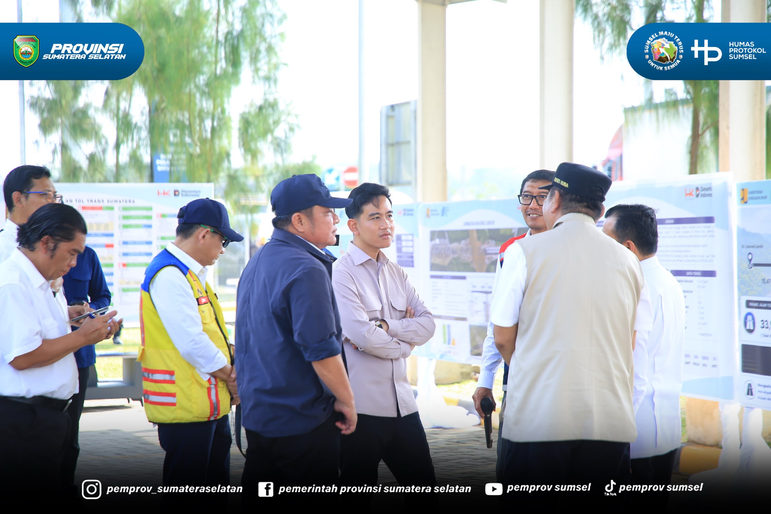 Musi Banyuasin - Wakil Presiden RI, Gibran Rakabuming Raka, melakukan peninjauan langsung ke Plaza Tol Bayung Lincir, Kabupaten Musi Banyuasin, Sumatera Selatan, Kamis (16/07/26).