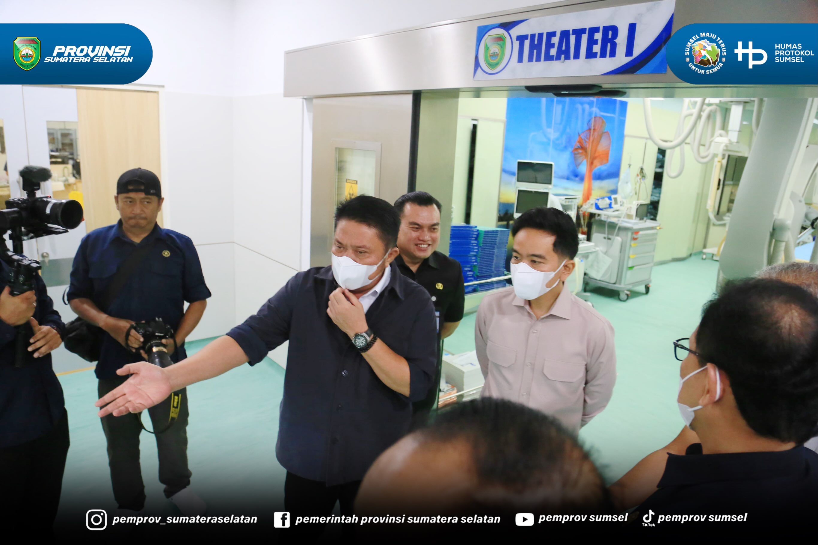 Palembang - Gubernur Sumsel H. Herman Deru bersama Wagub Sumsel H. Cik Ujang mendampingi kunjungan kerja Wakil Presiden Gibran Rakabuming Raka ke RSUD Siti Fatimah, Kamis (16/07/26).