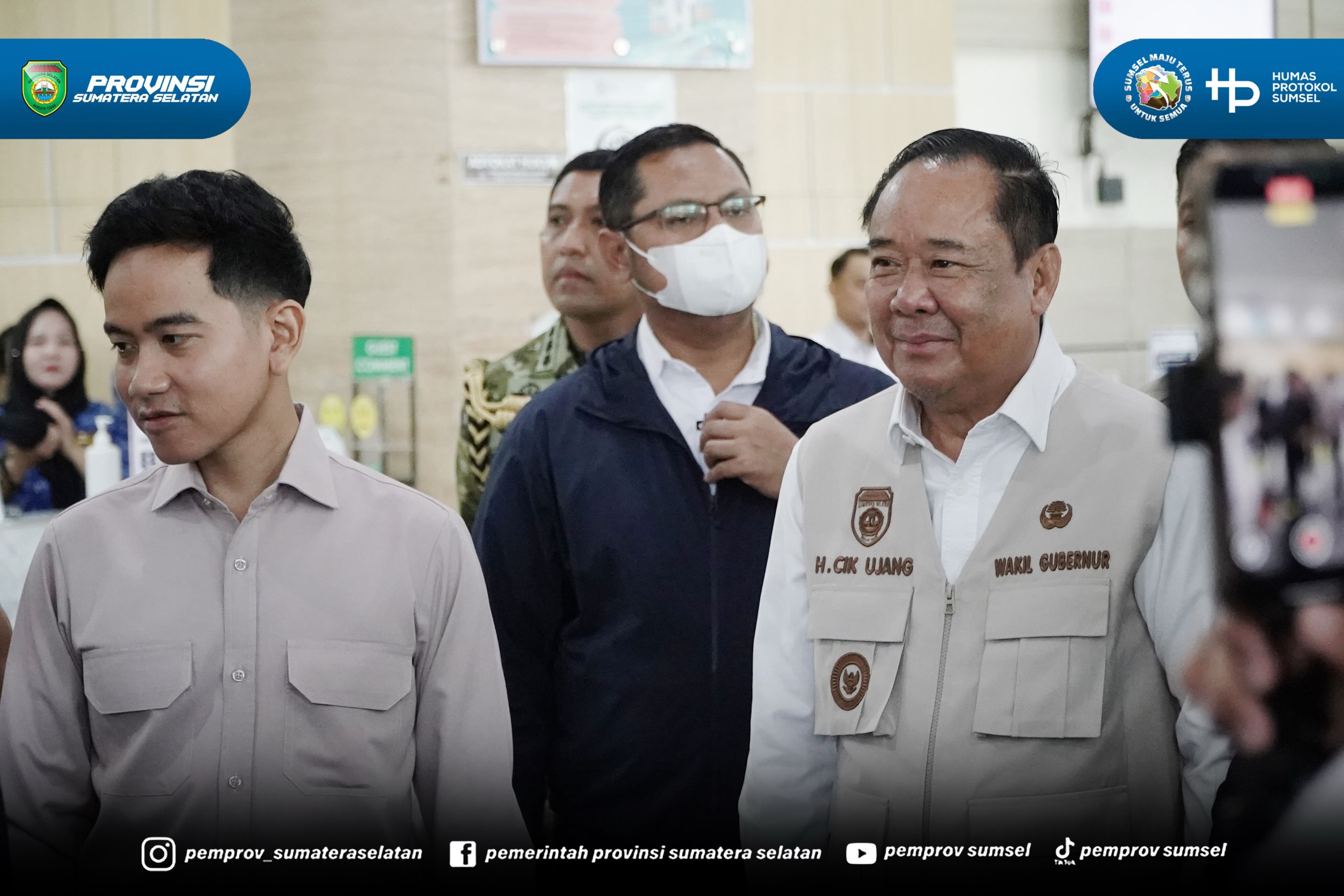 Palembang - Gubernur Sumsel H. Herman Deru bersama Wagub Sumsel H. Cik Ujang mendampingi kunjungan kerja Wakil Presiden Gibran Rakabuming Raka ke RSUD Siti Fatimah, Kamis (16/07/26).