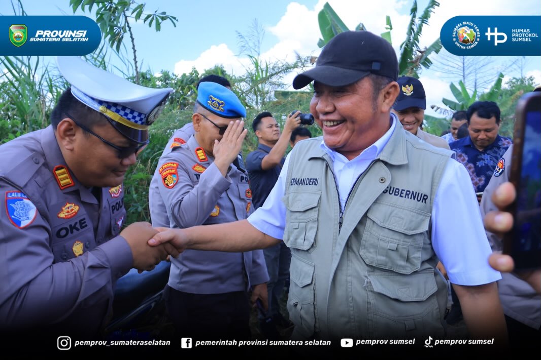 OKI - Gubernur Sumatera Selatan (Sumsel) H. Herman Deru bersama Pangdam II/Sriwijaya, Mayor Jenderal TNI Ujang Darwis dan Kapolda Sumsel, Irjen Pol. Dr. Sandi Nugroho menghadiri Panen Raya dalam rangka TNI Mendukung Program Ketahanan Pangan Nasion...