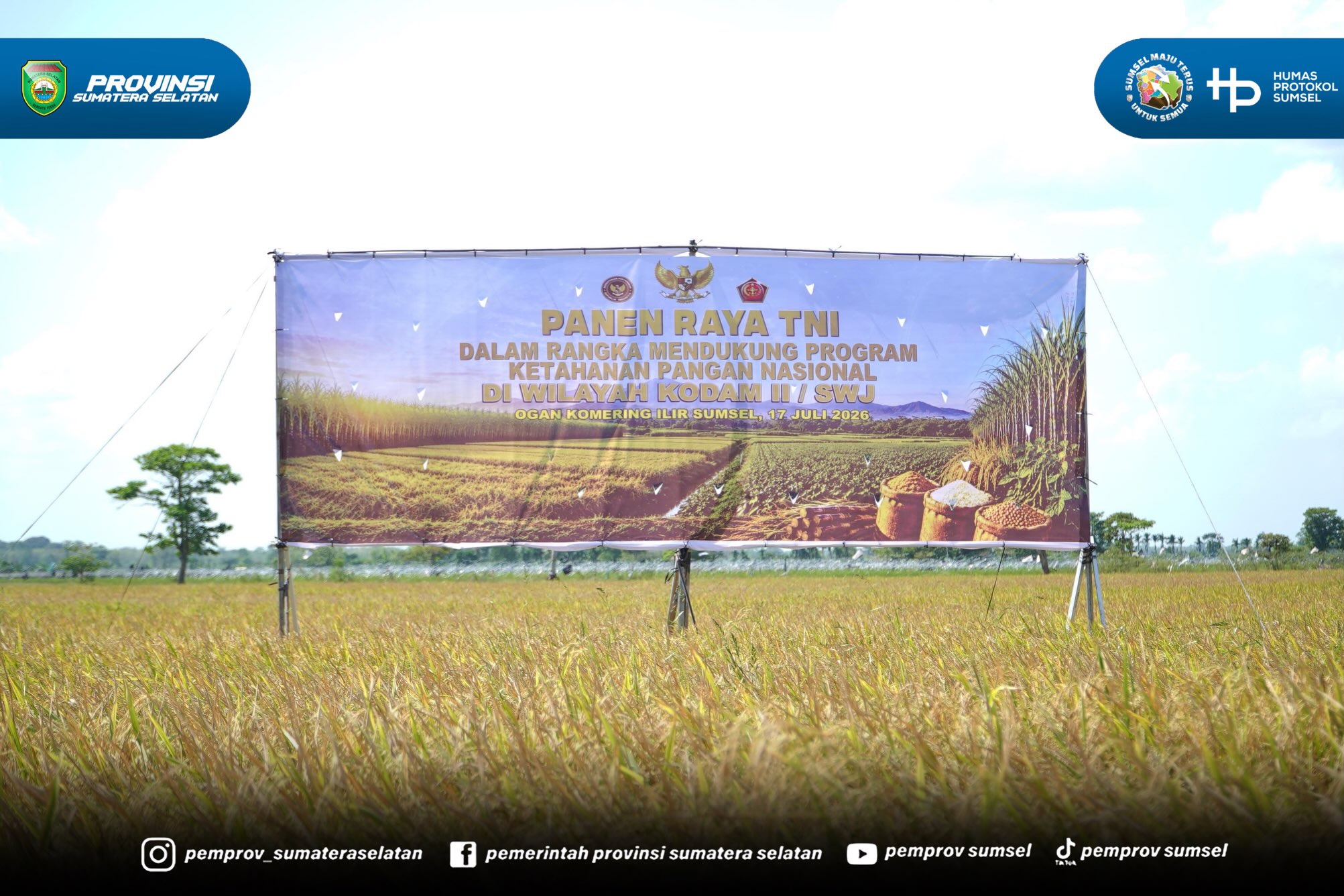 OKI - Gubernur Sumatera Selatan (Sumsel) H. Herman Deru bersama Pangdam II/Sriwijaya, Mayor Jenderal TNI Ujang Darwis dan Kapolda Sumsel, Irjen Pol. Dr. Sandi Nugroho menghadiri Panen Raya dalam rangka TNI Mendukung Program Ketahanan Pangan Nasion...