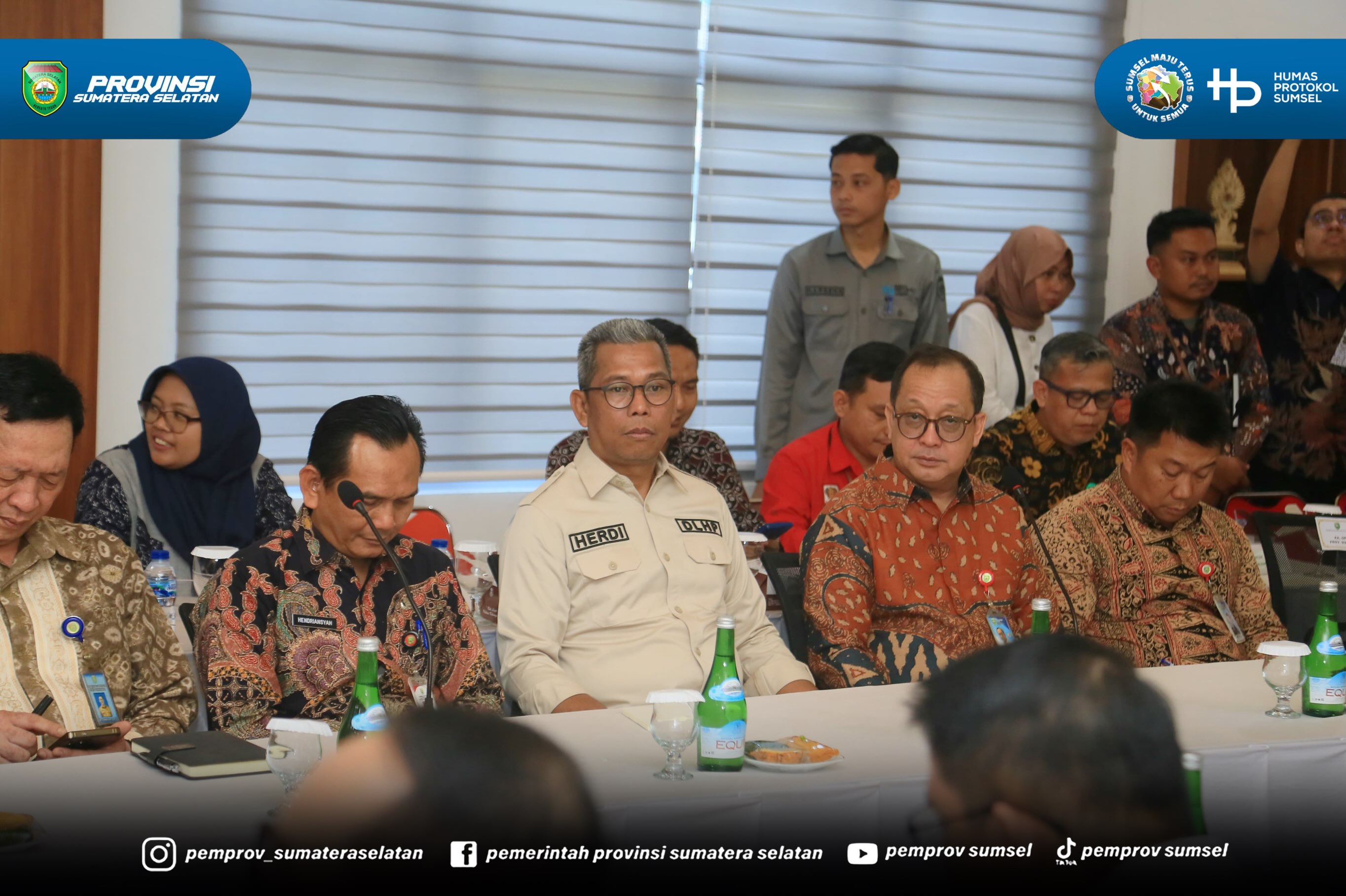 PALEMBANG – Wakil Gubernur Sumatera Selatan (Sumsel) H. Cik Ujang menyambut Kunjungan Kerja Spesifik Komisi IV DPR RI dalam rangka diskusi penguatan tata kelola perizinan berusaha pemanfaatan penyerapan karbon hutan produksi guna menjamin kelestar...