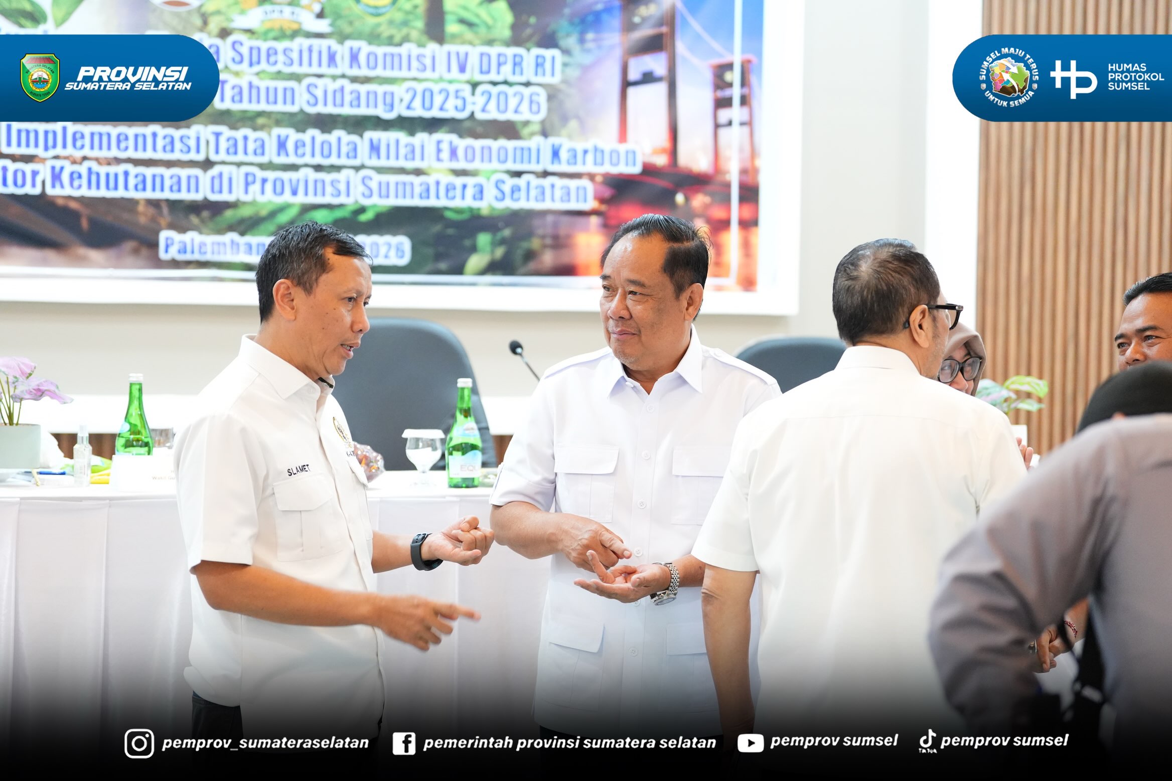 PALEMBANG – Wakil Gubernur Sumatera Selatan (Sumsel) H. Cik Ujang menyambut Kunjungan Kerja Spesifik Komisi IV DPR RI dalam rangka diskusi penguatan tata kelola perizinan berusaha pemanfaatan penyerapan karbon hutan produksi guna menjamin kelestar...