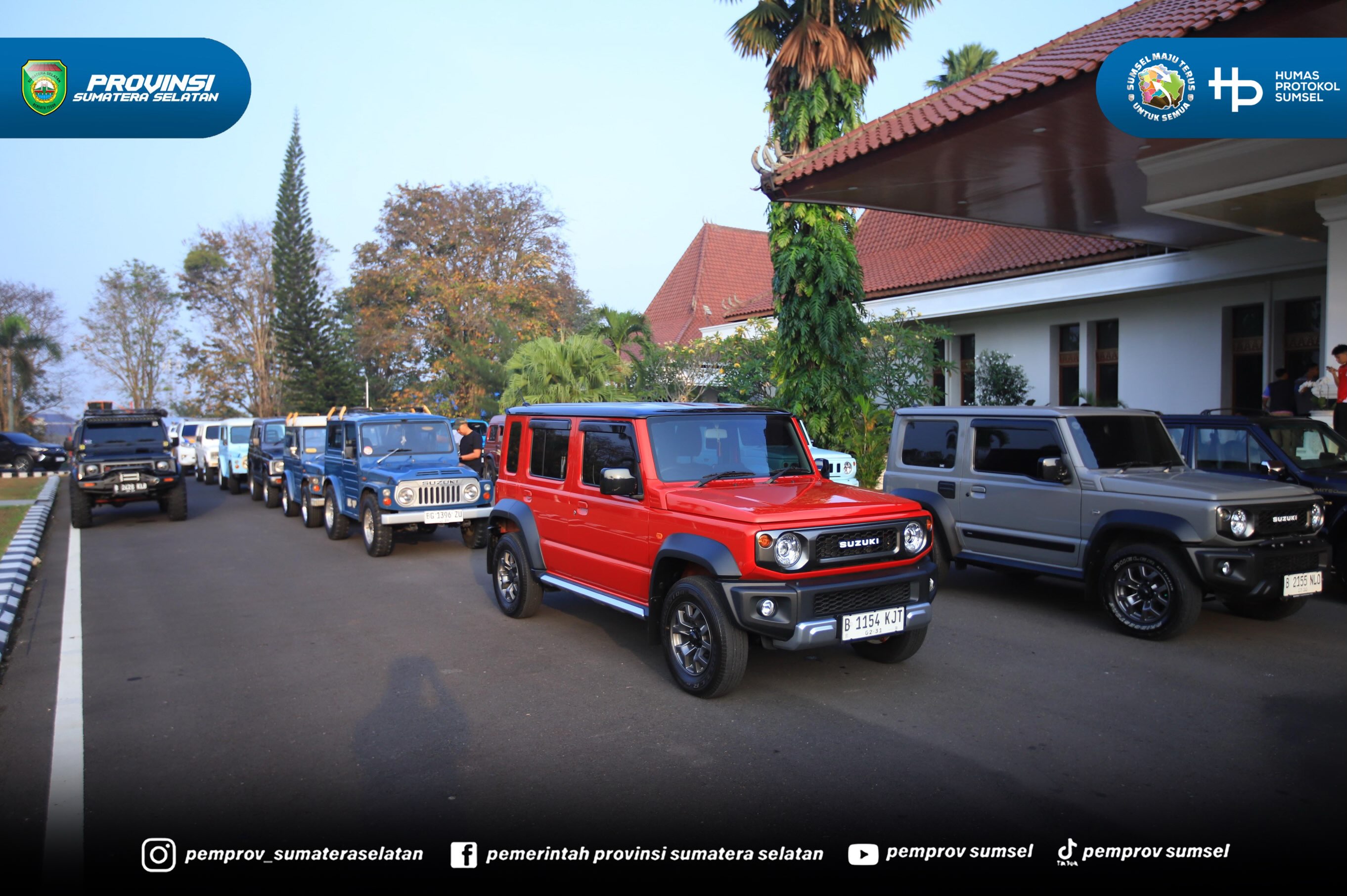Gubernur Sumatera Selatan, Dr. H. Herman Deru, melepas sekaligus melakukan perjalanan darat dengan konvoi bersama komunitas mobil menuju Kabupaten Muaraenim dari Griya Agung, Minggu (19/7/2026) pagi.
