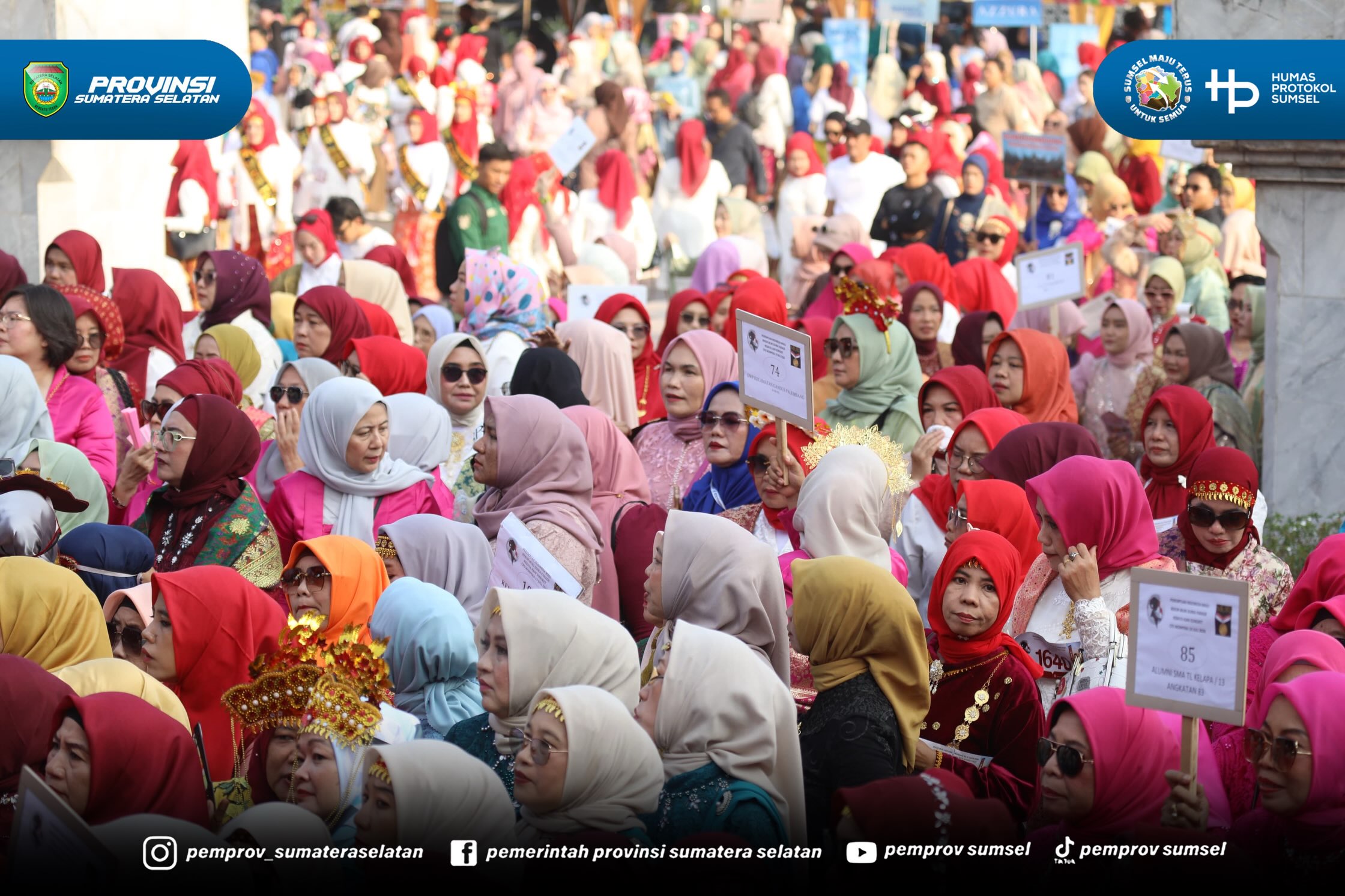 Palembang – Semarak peringatan Hari Kebaya Nasional ke-3 Tahun 2026 diwarnai dengan pemecahan Rekor MURI Dunia melalui kegiatan "Parade Perempuan Berbusana Songket Terbanyak di Car Free Day", yang digelar di halaman Monumen Perjuangan Rakyat (Monp...