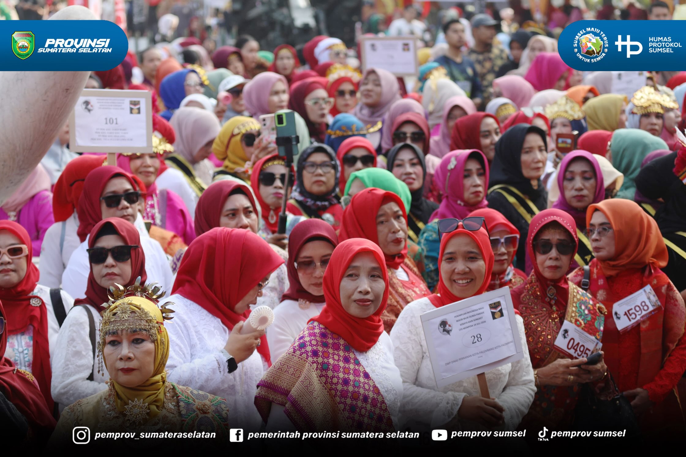 Palembang – Semarak peringatan Hari Kebaya Nasional ke-3 Tahun 2026 diwarnai dengan pemecahan Rekor MURI Dunia melalui kegiatan "Parade Perempuan Berbusana Songket Terbanyak di Car Free Day", yang digelar di halaman Monumen Perjuangan Rakyat (Monp...