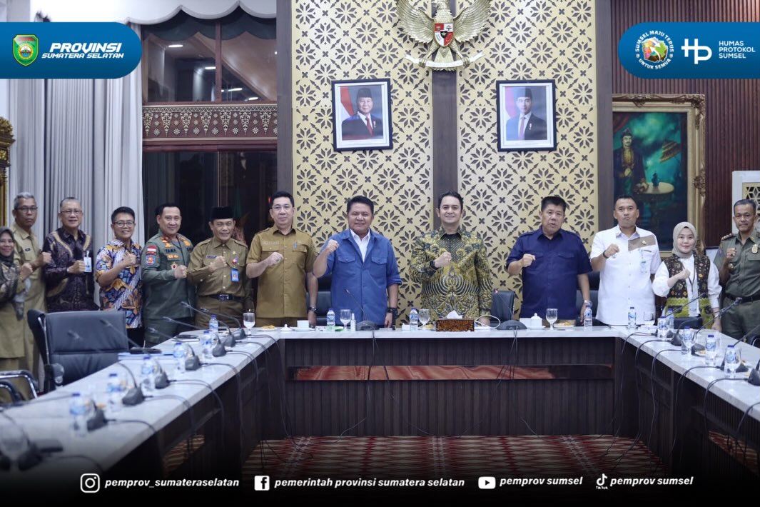 Palembang – Gubernur Sumatera Selatan (Sumsel) Dr. H. Herman Deru menginisiasi pembentukan wadah organisasi nasional bagi anggota Satuan Perlindungan Masyarakat (Satlinmas) se-Indonesia. Inisiatif tersebut juga diiringi dengan gagasan menjadikan S...