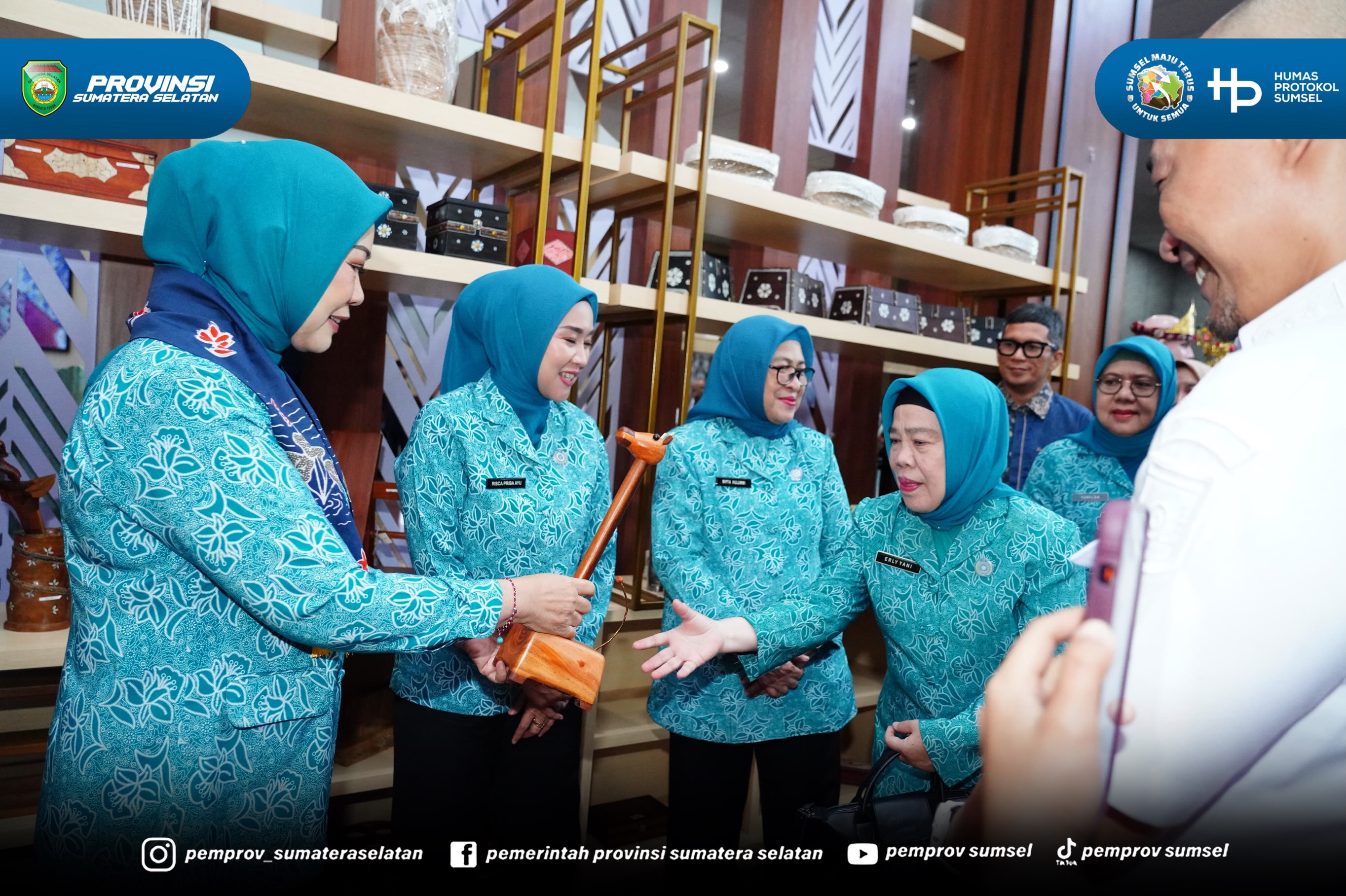 Lubuk Linggau - Ketua TP PKK Sumsel Feby Deru melakukan kunjungan kerja ke TP PKK Kota Lubuk Linggau, Rabu (22/07/26).