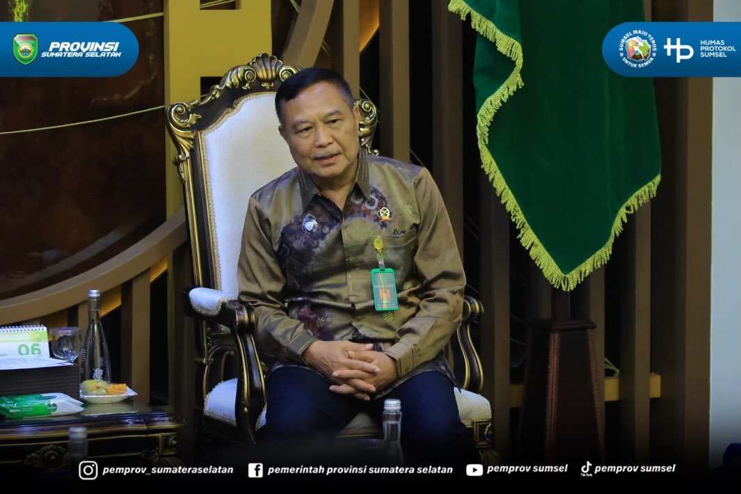 PALEMBANG – Gubernur Sumatera Selatan Dr. H. Herman Deru menerima kunjungan jajaran Pengadilan Tinggi Agama (PTA) Palembang di Ruang Tamu Gubernur Sumsel, Kamis (23/7/2026).