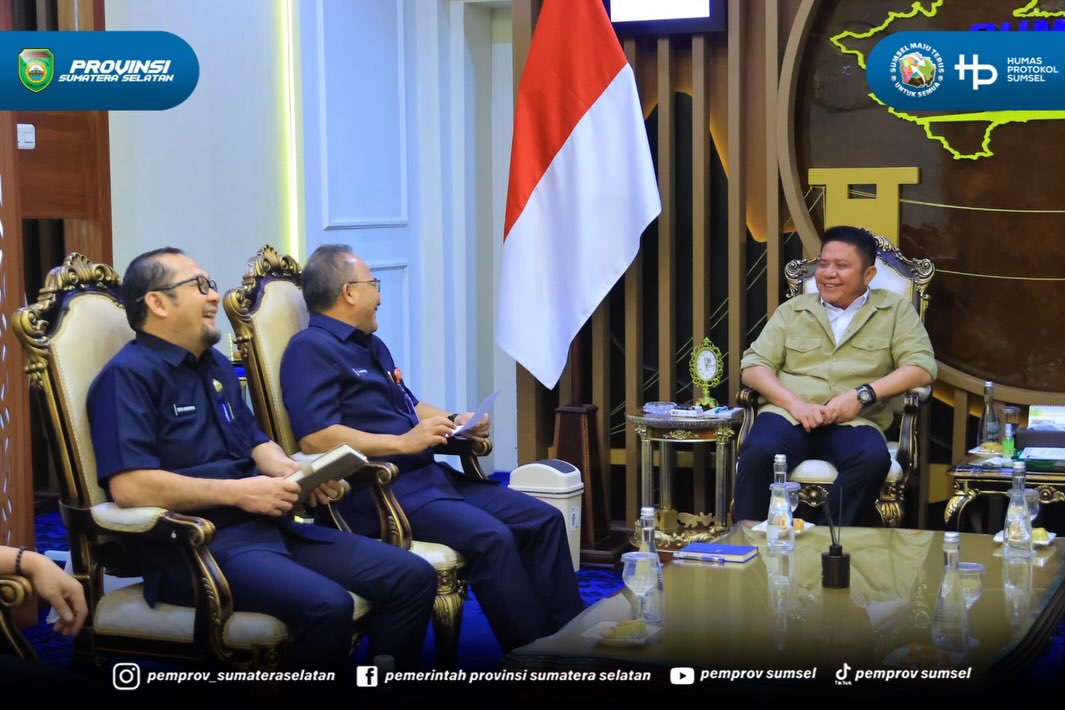 PALEMBANG – Gubernur Sumatera Selatan Dr. H. Herman Deru menerima kunjungan jajaran Pengadilan Tinggi Agama (PTA) Palembang di Ruang Tamu Gubernur Sumsel, Kamis (23/7/2026).