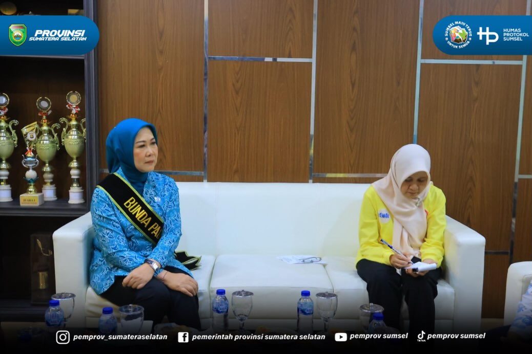 Palembang - Ketua TP PKK sekaligus Bunda PAUD Provinsi Sumatera Selatan (Sumsel) Hj. Febrita Lustia HD didampingi Kepala Dinas Pendidikan Sumsel Hj. Mondyaboni menerima audiensi Kepala Balai Penjaminan Mutu Pendidikan (BPMP) Provinsi Sumsel H. Taj...