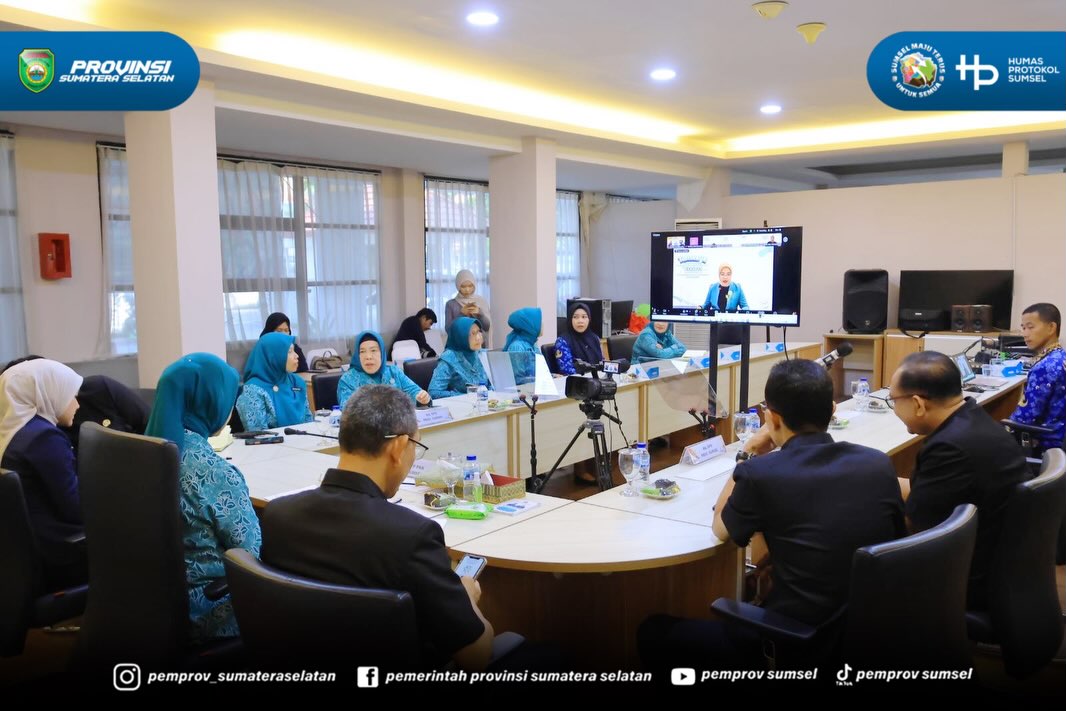 Palembang - Ketua Tim Penggerak PKK Provinsi Sumatera Selatan (Sumsel) Hj. Febrita Lustia HD membuka kegiatan Taman Asuh Sayang Anak di Kelas Orang Tua Hebat (TAMASYA di KERABAT) Nasional Seri 22 Tahun 2026 yang diselenggarakan oleh Perwakilan BKK...