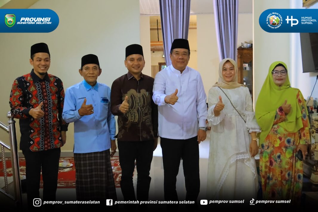 Ogan Ilir - Wakil Gubernur Sumatera Selatan H. Cik Ujang melaksanakan safari Sholat Jumat di Masjid Al Akmal Desa Kamal di Jl. Mayor Iskandar Desa Kamal Kecamatan Pemulutan Barat Kabupatern Ogan Ilir. Jumat (24/07/2026).