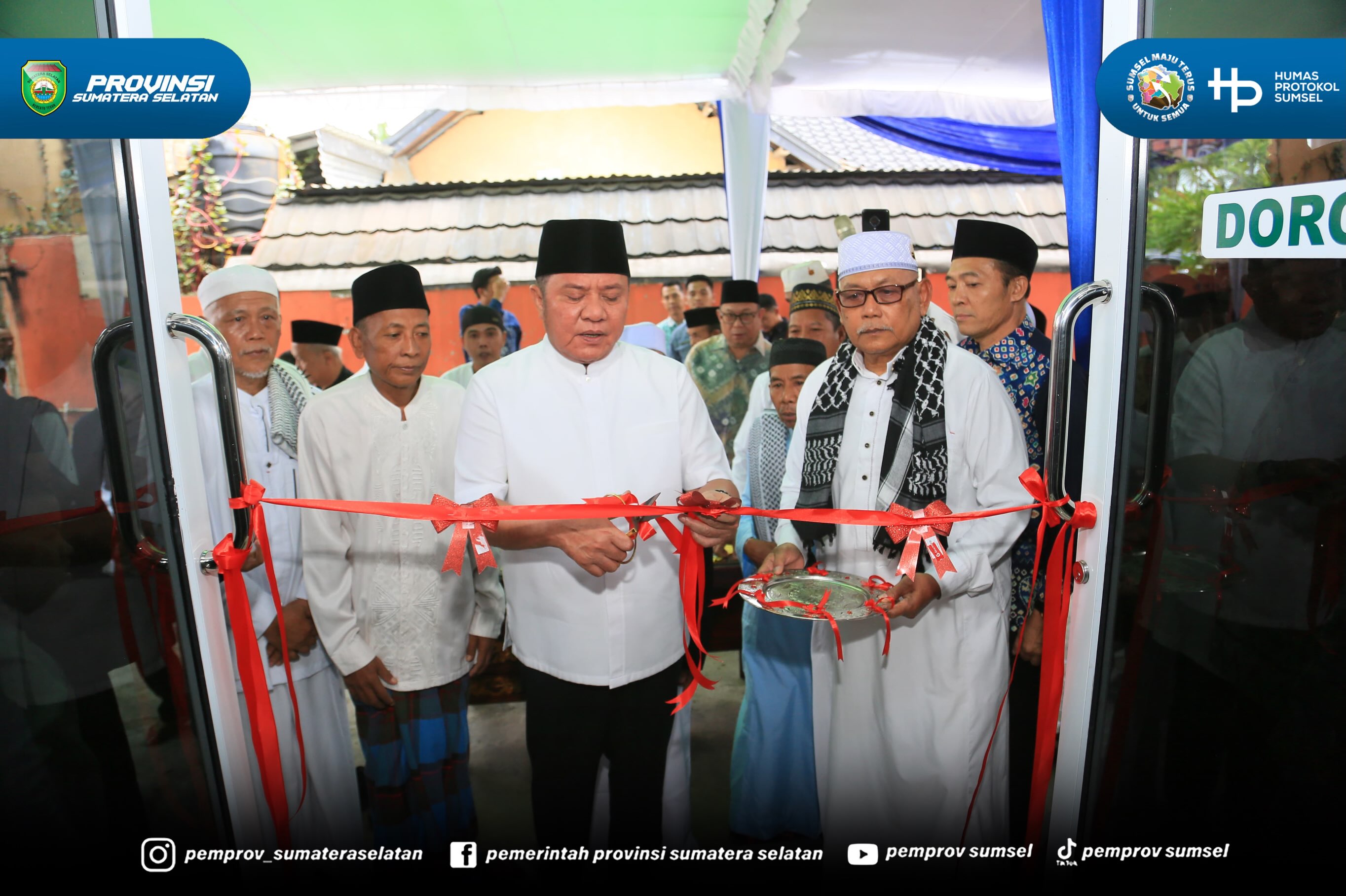 Palembang - Gubernur Sumatera Selatan H. Herman Deru melaksanakan safari Sholat Jumat sekaligus meresmikan Masjid Al-Kautsar di Jl. Harapan Kecamatan Sukarami Palembang. Jumat (24/07/2026).