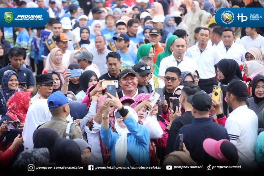 Muara Enim – Gubernur Sumatera Selatan (Sumsel) Dr. H. Herman Deru menegaskan komitmennya memperkuat budaya hidup sehat melalui pengembangan olahraga rekreasi dengan melaunching logo, maskot Si Bara, dan theme song Festival Olahraga Rekreasi Provi...
