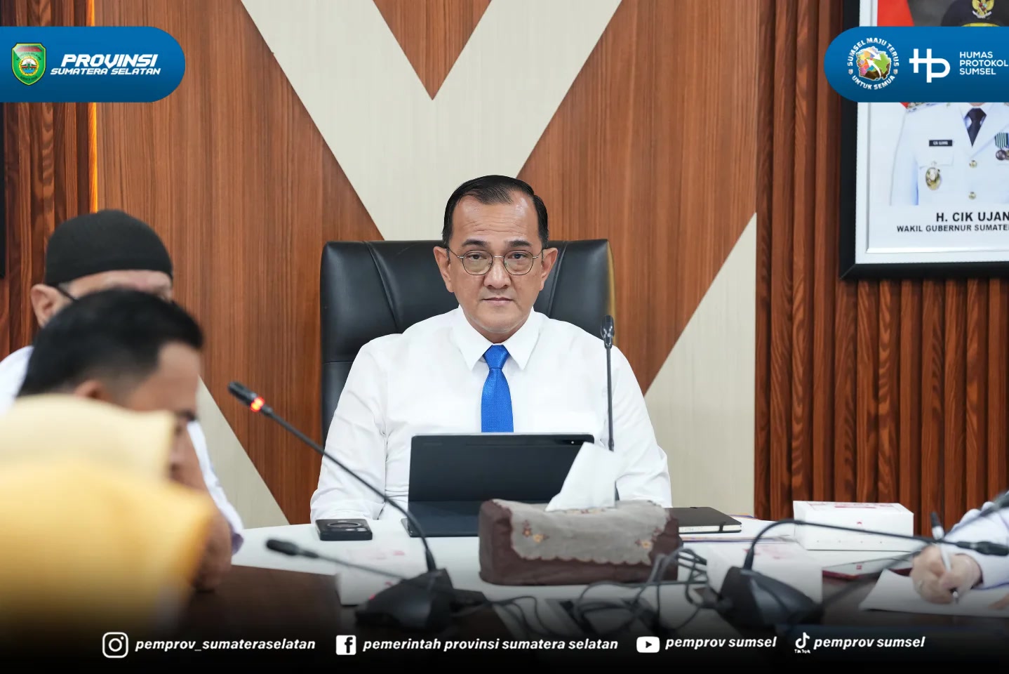 Palembang. Sekretaris Daerah Provinsi Sumatera Selatan (Sumsel) H. Edward Candra menegaskan komitmen Pemerintah Provinsi Sumsel dalam memperkuat transformasi digital pemerintahan saat menghadiri Visitasi Tim Penilai Askompsi Digital Leadership Gov...
