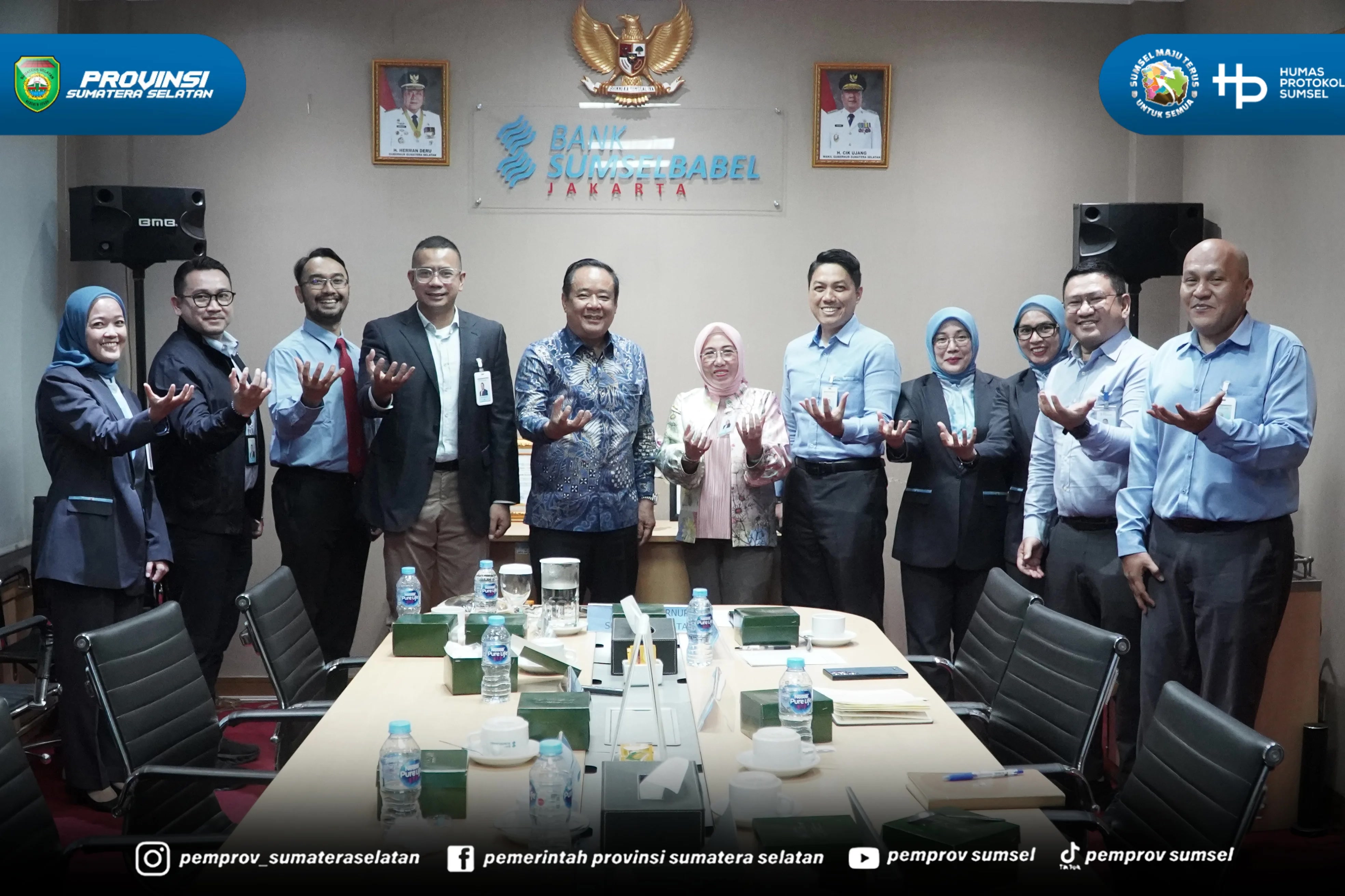 Wakil Gubernur Sumatera Selatan H. Cik Ujang menghadiri Rapat Strategis terkait perkembangan perekonomian sumsel serta peran Bank Sumsel Babel sebagai Mitra Strategis Pemerintah Provinsi Sumatera Selatan dalam mendukung stabilitas dan pertumbuhan...