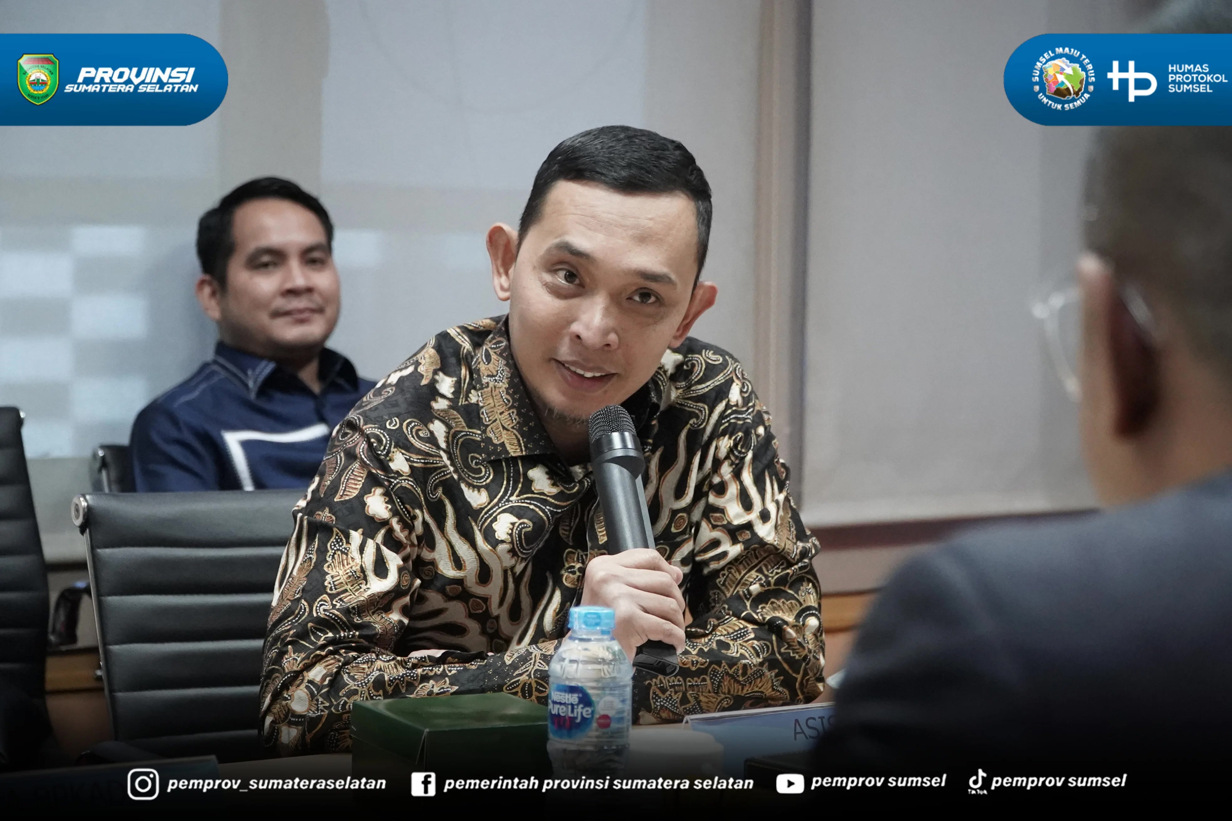 Wakil Gubernur Sumatera Selatan H. Cik Ujang menghadiri Rapat Strategis terkait perkembangan perekonomian sumsel serta peran Bank Sumsel Babel sebagai Mitra Strategis Pemerintah Provinsi Sumatera Selatan dalam mendukung stabilitas dan pertumbuhan...