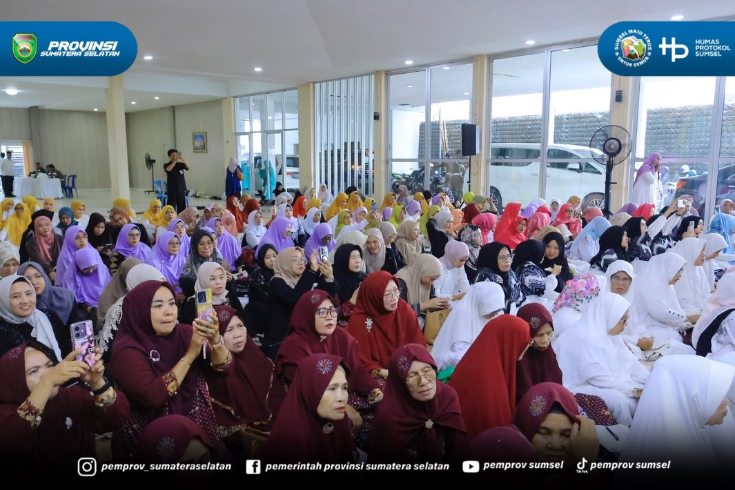 PALEMBANG – Wakil Gubernur Sumatera Selatan (Sumsel) H. Cik Ujang membuka kegiatan Peningkatan Kapasitas SDM Organisasi Perempuan Bidang Keagamaan melalui Kajian Tafsir Al-Qur'an bertema "Muamalah dengan Keluarga dan Sesama Manusia" yang diselengg...