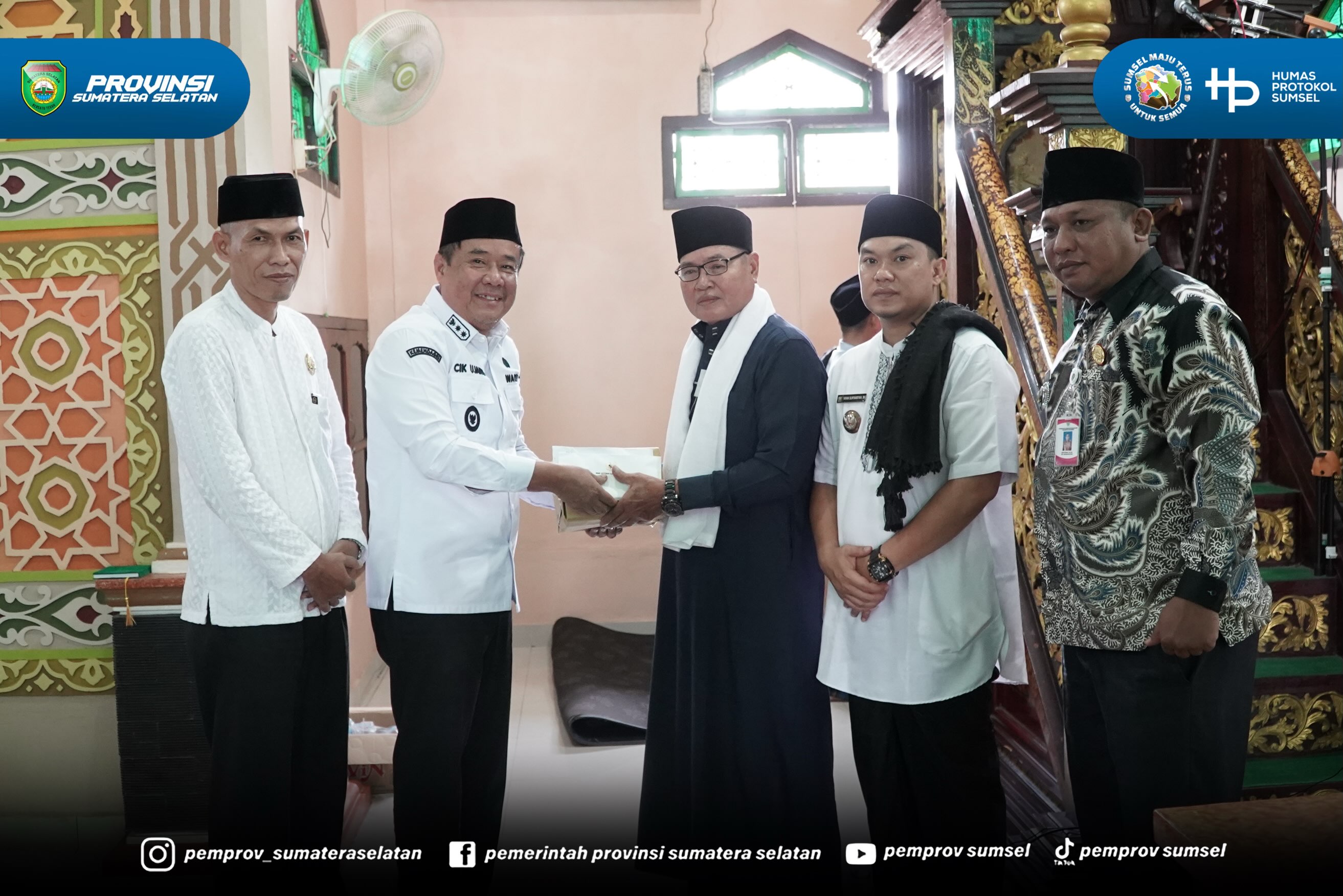Wakil Gubernur Sumatera Selatan H. Cik Ujang melaksanakan Safari Sholat Jumat di Masjid Jami' Nurul Iman Desa Simpang Tanjung Kecamatan Belimbing Kabupaten Muara Enim. Jumat (31/07/2026).