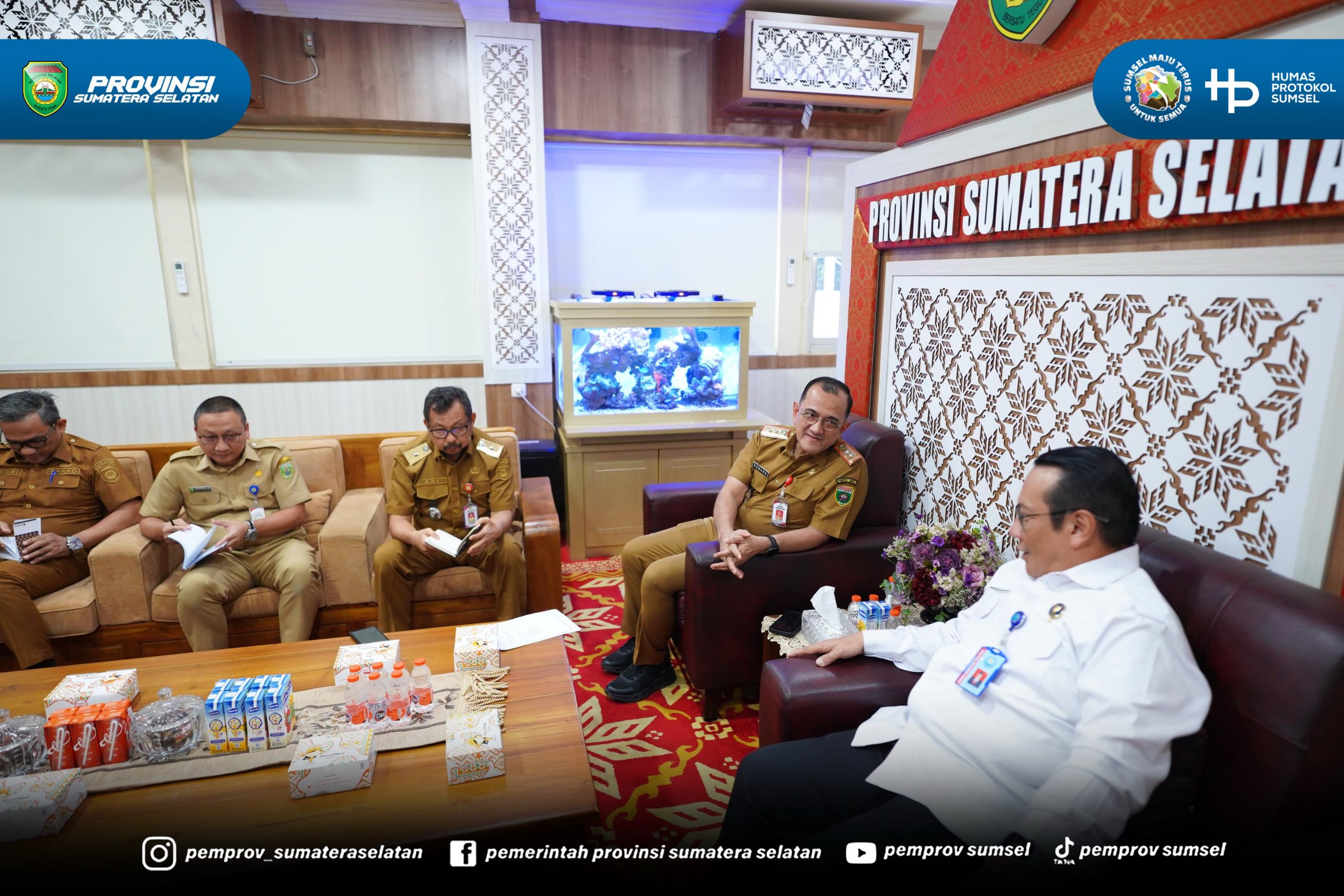 PALEMBANG – Sekretaris Daerah Sumatera Selatan (Sekda Sumsel) Edward Candra menerima kunjungan silaturahmi Kepala Badan Narkotika Nasional Provinsi (BNNP) Sumsel Brigjen Pol. Hisar Siallagan di Ruang Kerja Sekda, Senin (3/8/2026).