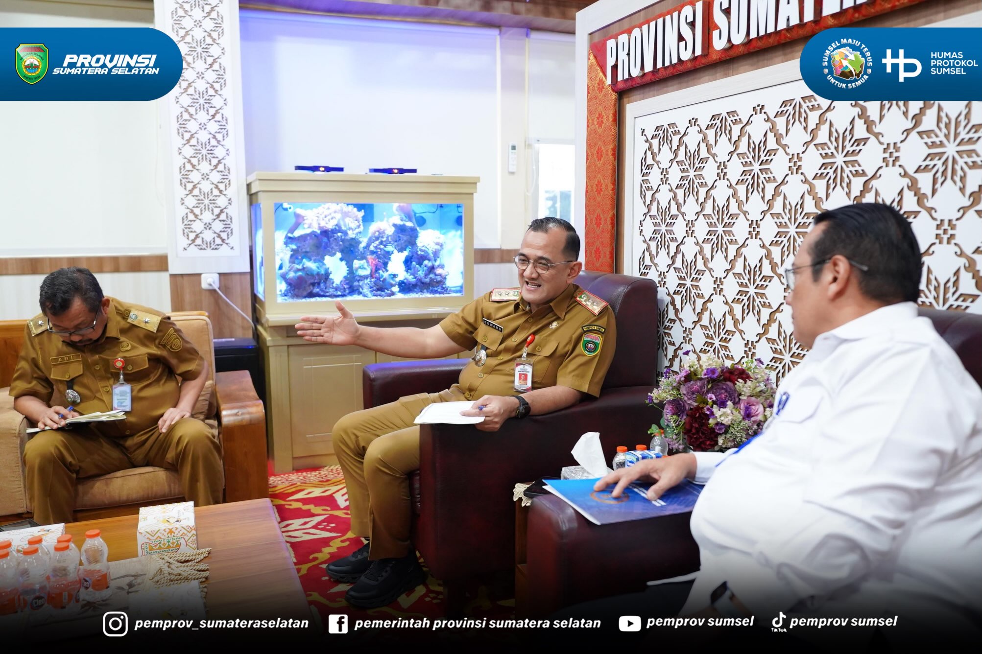 PALEMBANG – Sekretaris Daerah Sumatera Selatan (Sekda Sumsel) Edward Candra menerima kunjungan silaturahmi Kepala Badan Narkotika Nasional Provinsi (BNNP) Sumsel Brigjen Pol. Hisar Siallagan di Ruang Kerja Sekda, Senin (3/8/2026).