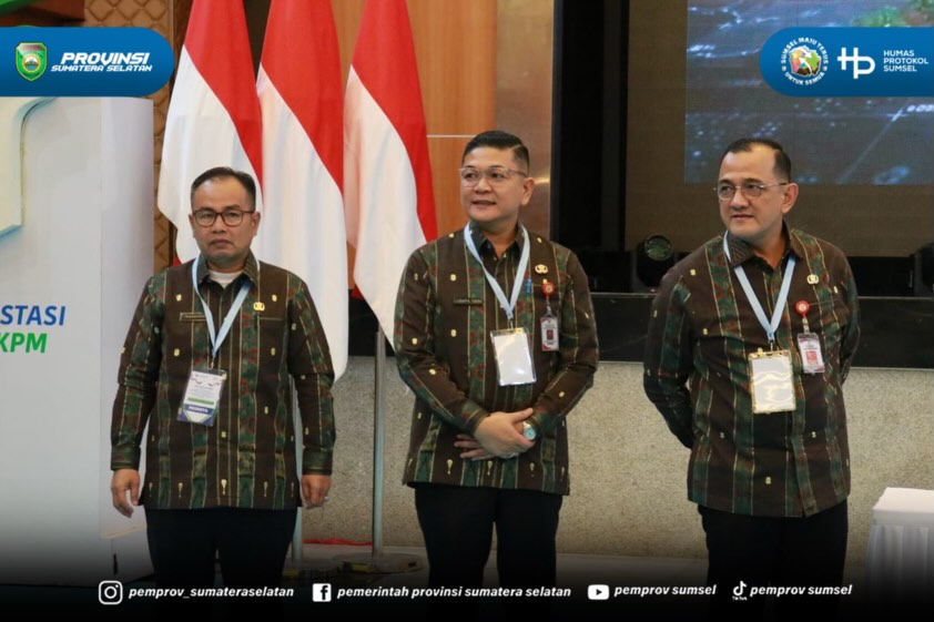 Jakarta - Sekda Sumsel Edward Candra menghadiri paparan tentang penyelenggaraan PTSP dan PBB pemprov Sumsel di ruang Nusantara, gedung Suhartoyo, Kementrian Investasi RI, Selasa (04/08/26).