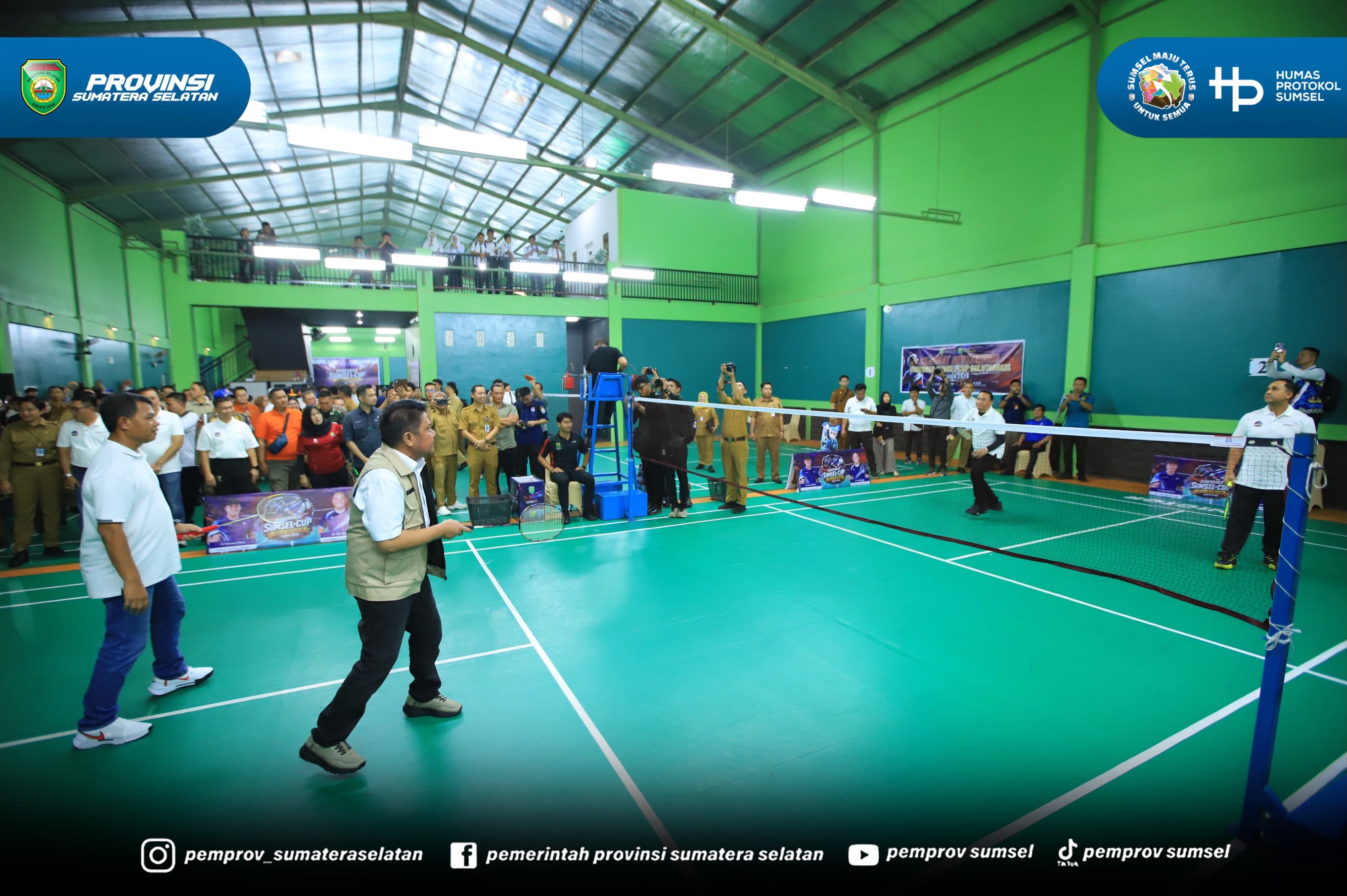 Palembang – Gubernur Sumatera Selatan (Sumsel) Dr. H. Herman Deru secara resmi membuka Gubernur Sumsel Cup Bulutangkis 2026 di Kebon Gede, Selasa (4/8/2026) pagi. Ia berharap kegiatan ini dapat menjadi wadah pembinaan atlet sejak dini di Sumsel.