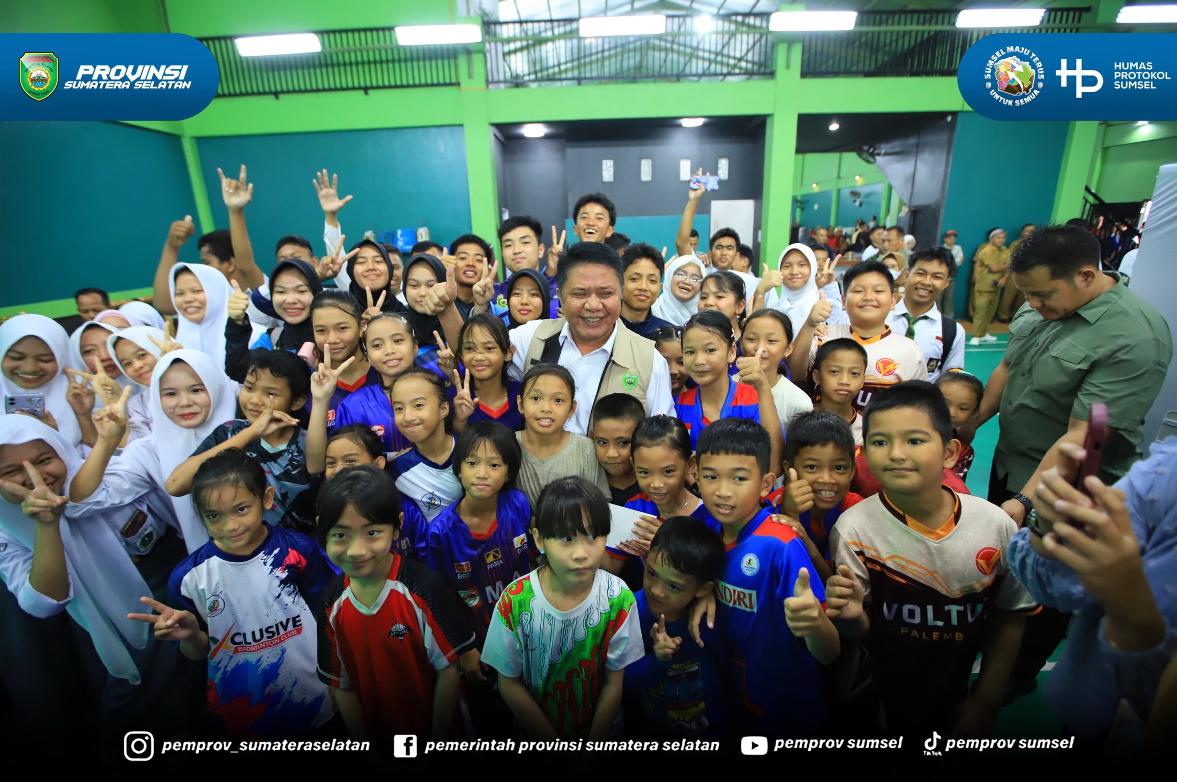 Palembang – Gubernur Sumatera Selatan (Sumsel) Dr. H. Herman Deru secara resmi membuka Gubernur Sumsel Cup Bulutangkis 2026 di Kebon Gede, Selasa (4/8/2026) pagi. Ia berharap kegiatan ini dapat menjadi wadah pembinaan atlet sejak dini di Sumsel.