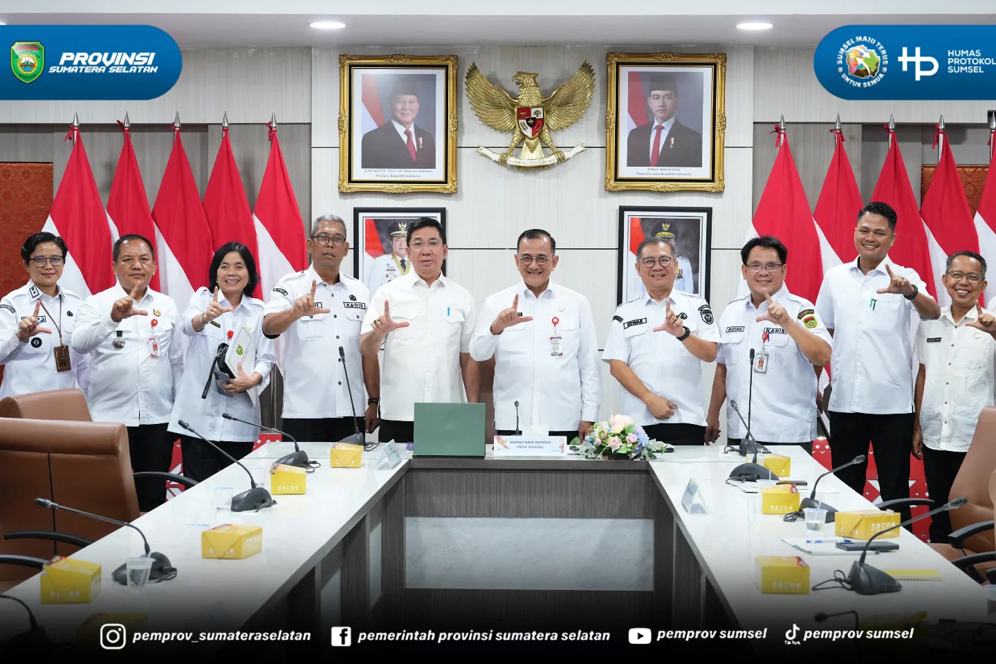 PALEMBANG – Sekretaris Daerah (Sekda) Provinsi Sumatera Selatan, Dr. Drs. H. Edward Candra, M.H., secara resmi memimpin Rapat Pembentukan Tim Efektif Proyek Perubahan Pelatihan Kepemimpinan Nasional (PKN) Tingkat I di Ruang Rapat Bina Praja, Palem...