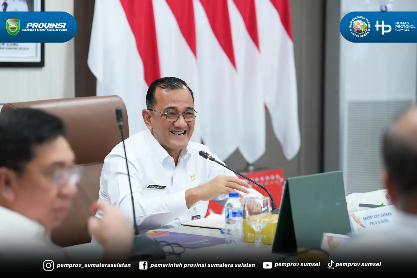 PALEMBANG – Sekretaris Daerah (Sekda) Provinsi Sumatera Selatan, Dr. Drs. H. Edward Candra, M.H., secara resmi memimpin Rapat Pembentukan Tim Efektif Proyek Perubahan Pelatihan Kepemimpinan Nasional (PKN) Tingkat I di Ruang Rapat Bina Praja, Palem...