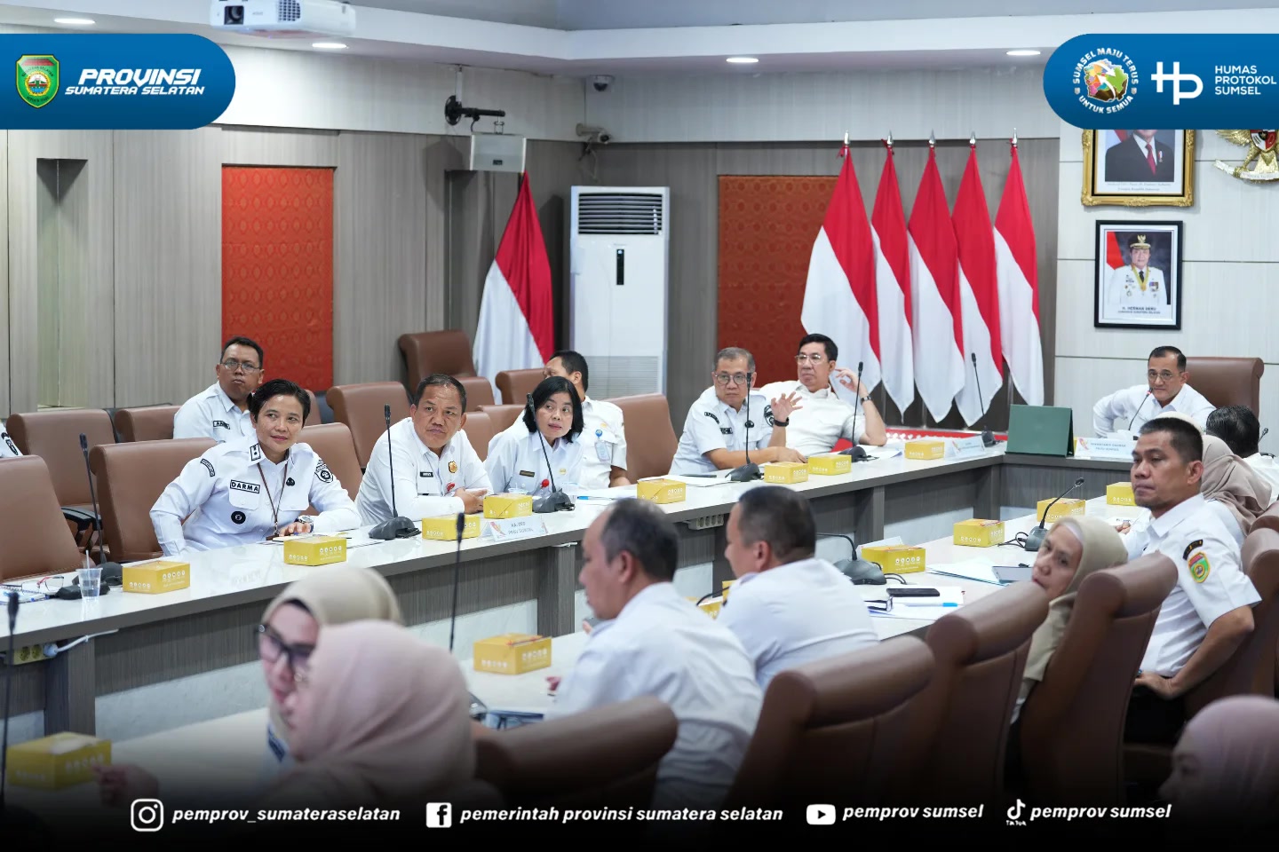 PALEMBANG – Sekretaris Daerah (Sekda) Provinsi Sumatera Selatan, Dr. Drs. H. Edward Candra, M.H., secara resmi memimpin Rapat Pembentukan Tim Efektif Proyek Perubahan Pelatihan Kepemimpinan Nasional (PKN) Tingkat I di Ruang Rapat Bina Praja, Palem...