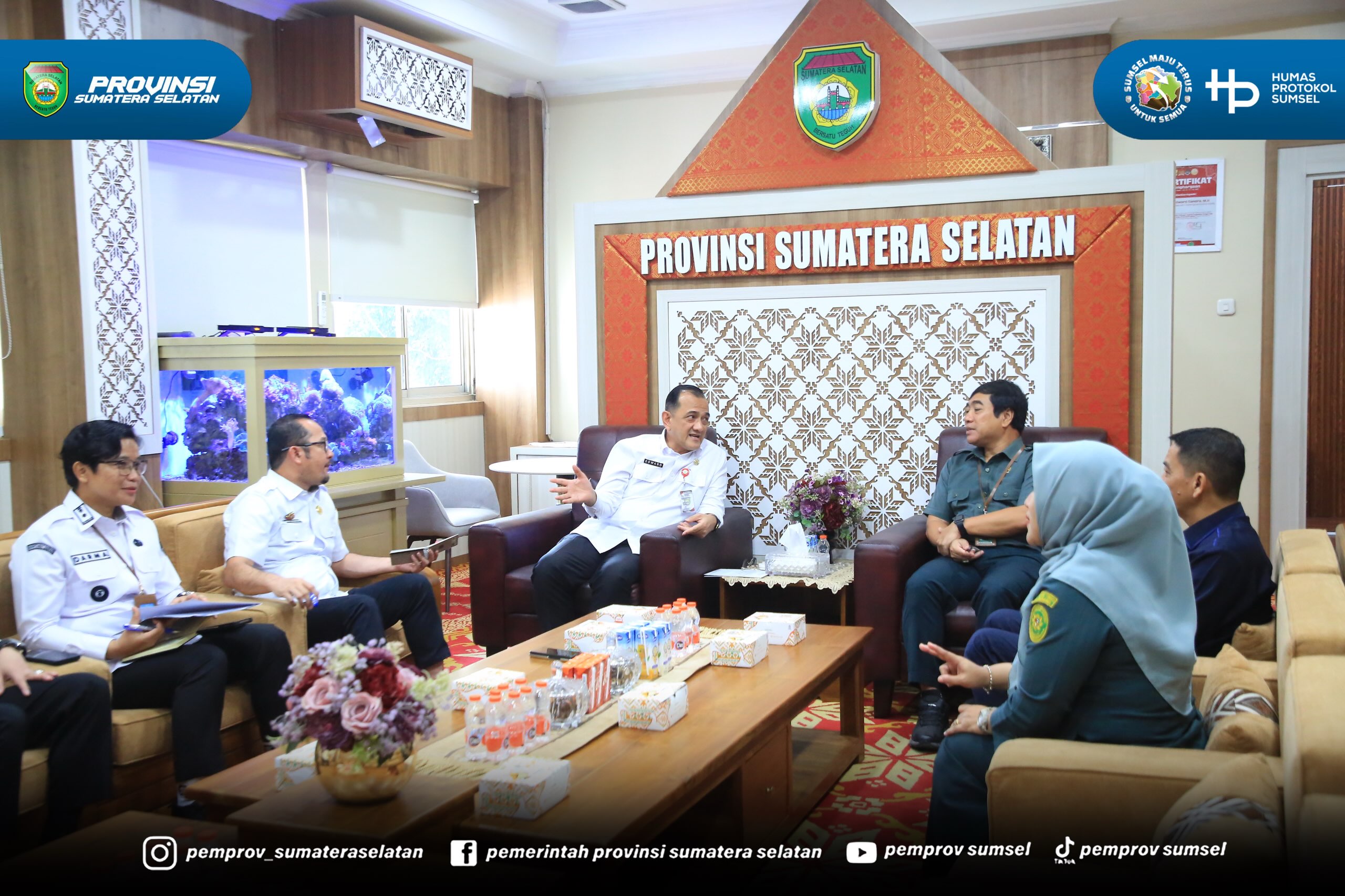 Palembang - Sekretaris Daerah Provinsi Sumatera Selatan (Sumsel) H. Edward Candra menerima audiensi Ketua Pengadilan Negeri Palembang Dr. I Nyoman Wiguna beserta jajaran dalam rangka mempererat silaturahmi dan memperkuat sinergi antarlembaga.