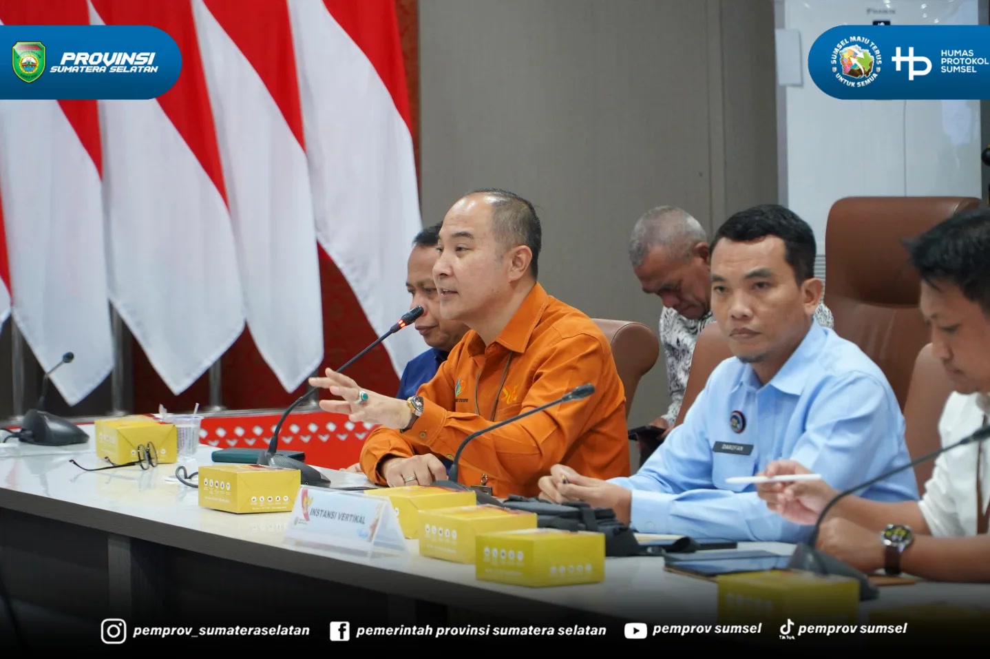 Palembang – Sekretaris Daerah (Sekda) Provinsi Sumatera Selatan, Dr. Drs. H. Edward Candra, M.H., memimpin Rapat Persiapan Pembentukan Forum Kemitraan Gerakan Sumsel Mandiri Pangan (Sinergi GSMP) di Ruang Rapat Bina Praja, Palembang, Rabu (5/8/202...