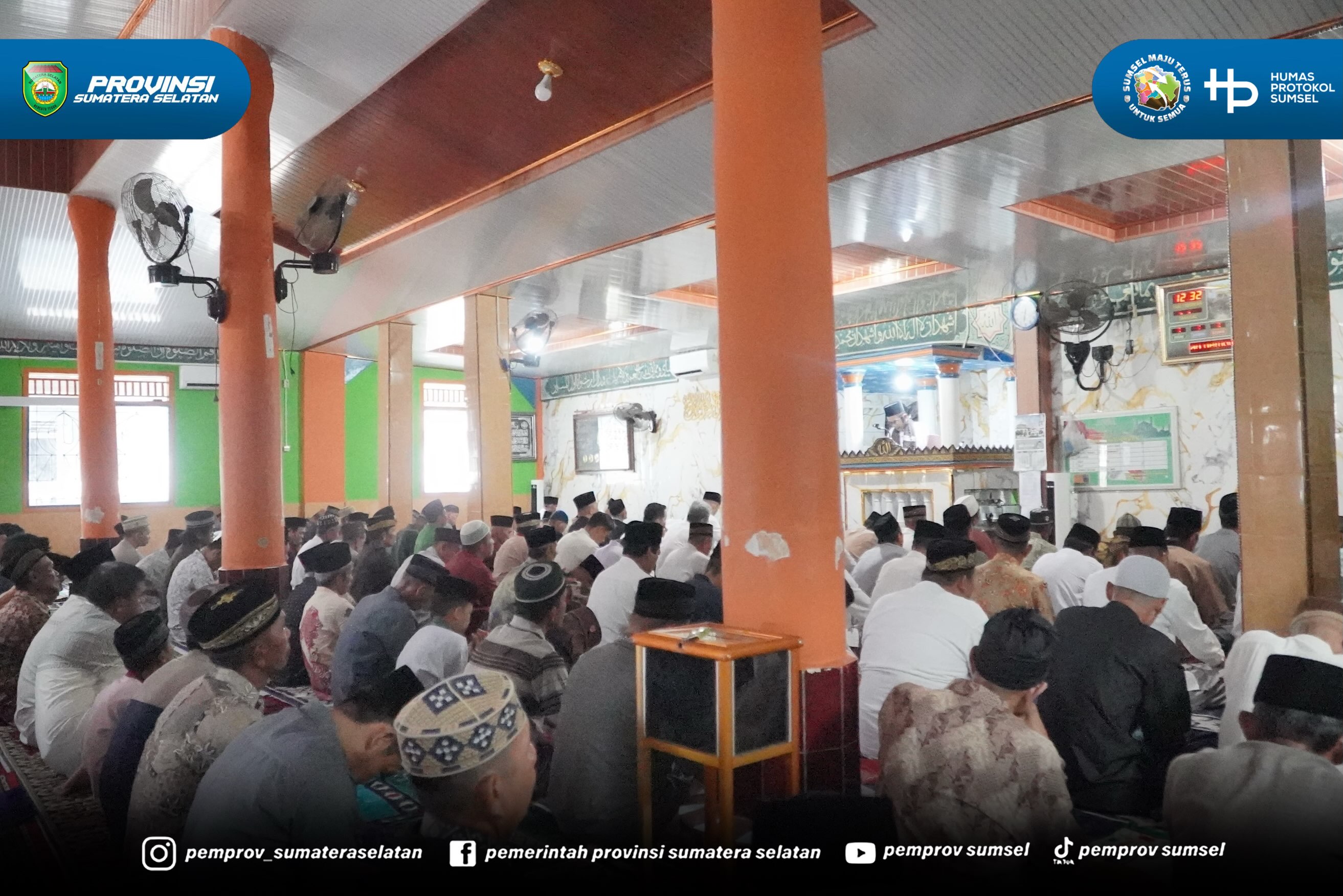MUARA ENIM – Wakil Gubernur Sumatera Selatan (Sumsel) H. Cik Ujang mengapresiasi kekompakan dan semangat gotong royong masyarakat Desa Kepur, Kecamatan Kepur, Kabupaten Muara Enim. Apresiasi tersebut disampaikannya saat melaksanakan Safari Salat J...