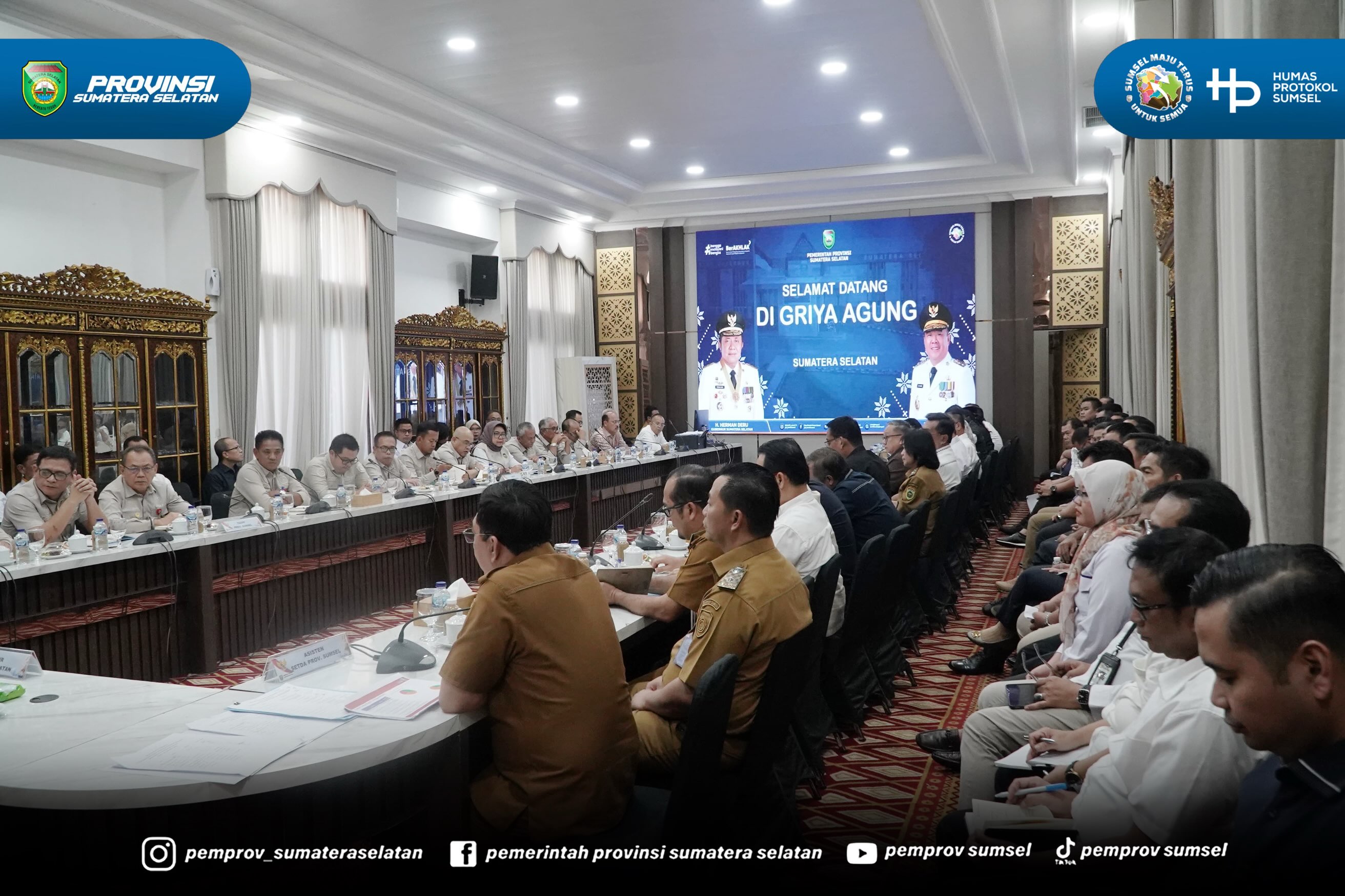 Gubernur Sumsel Herman Deru didampingi Wakil Gubernur Sunsel Cik Ujang memimpin rapat terbatas bersama BUMD Sumsel, di Griya Agung, Senin (10/8/2026).