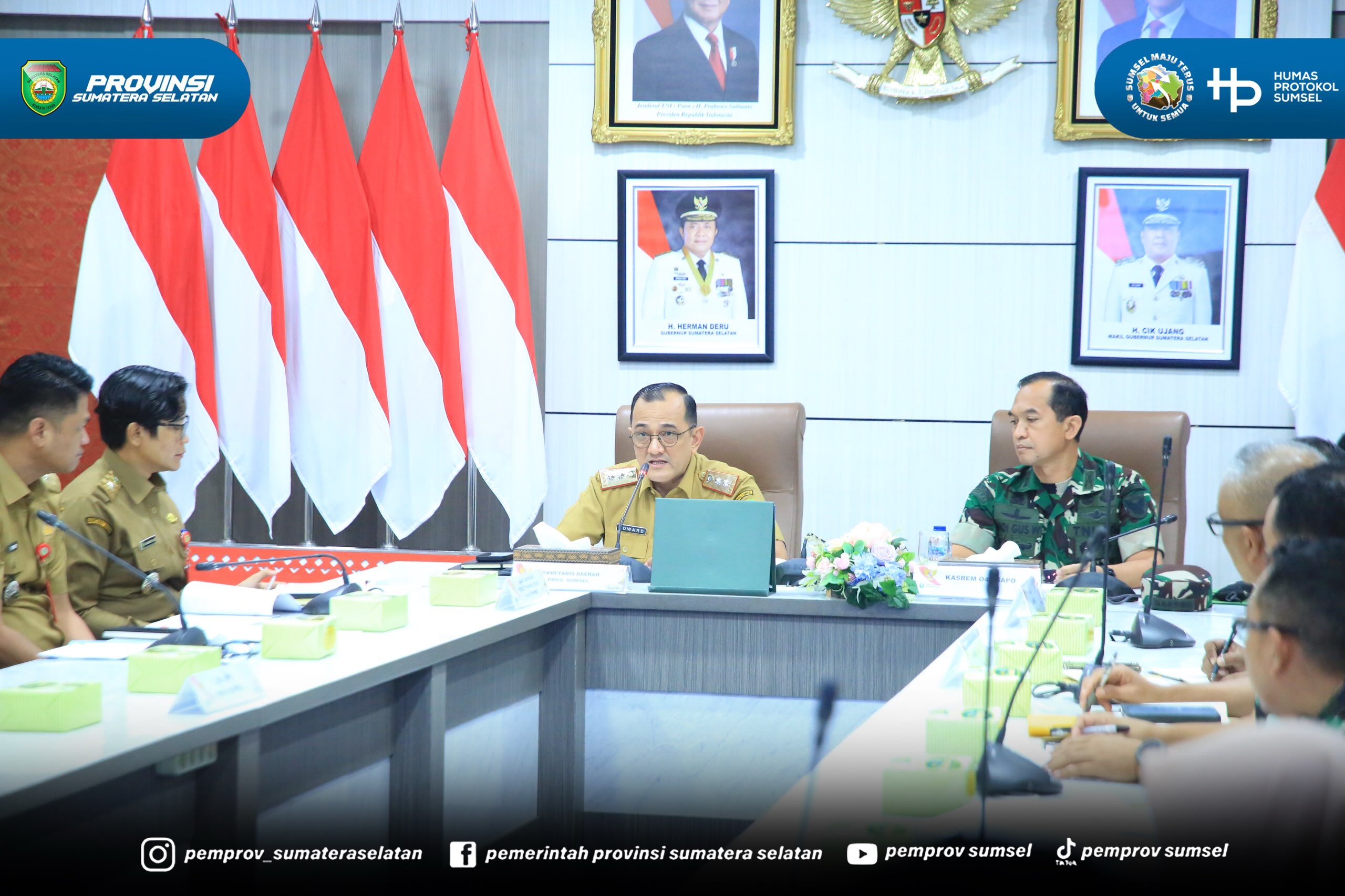 Palembang. Sekretaris Daerah Provinsi Sumatera Selatan (Sumsel) H. Edward Candra memimpin rapat pemantapan persiapan Peringatan Hari Ulang Tahun (HUT) ke-81 Kemerdekaan Republik Indonesia Tahun 2026, bertempat di Ruang Rapat Binapraja, Senin (10/0...
