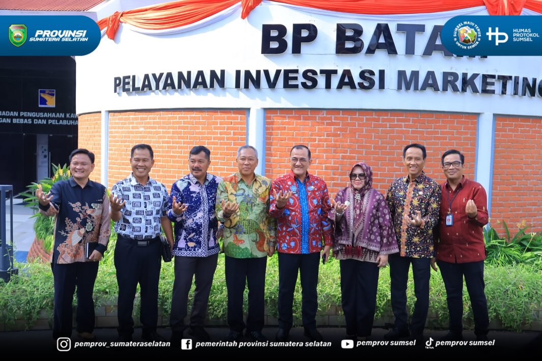 Batam - Sekretaris Daerah Sumsel H. Edward Candra menghadiri Rapat Koordinasi Forkopimda Provinsi Regional Sumatera diselenggarakan oleh Kementerian Dalam Negeri RI bertempat di Ruang Balairungsari Jl. Ibnu Sutowo No. 1 Kota Batam Kepulauan Riau....